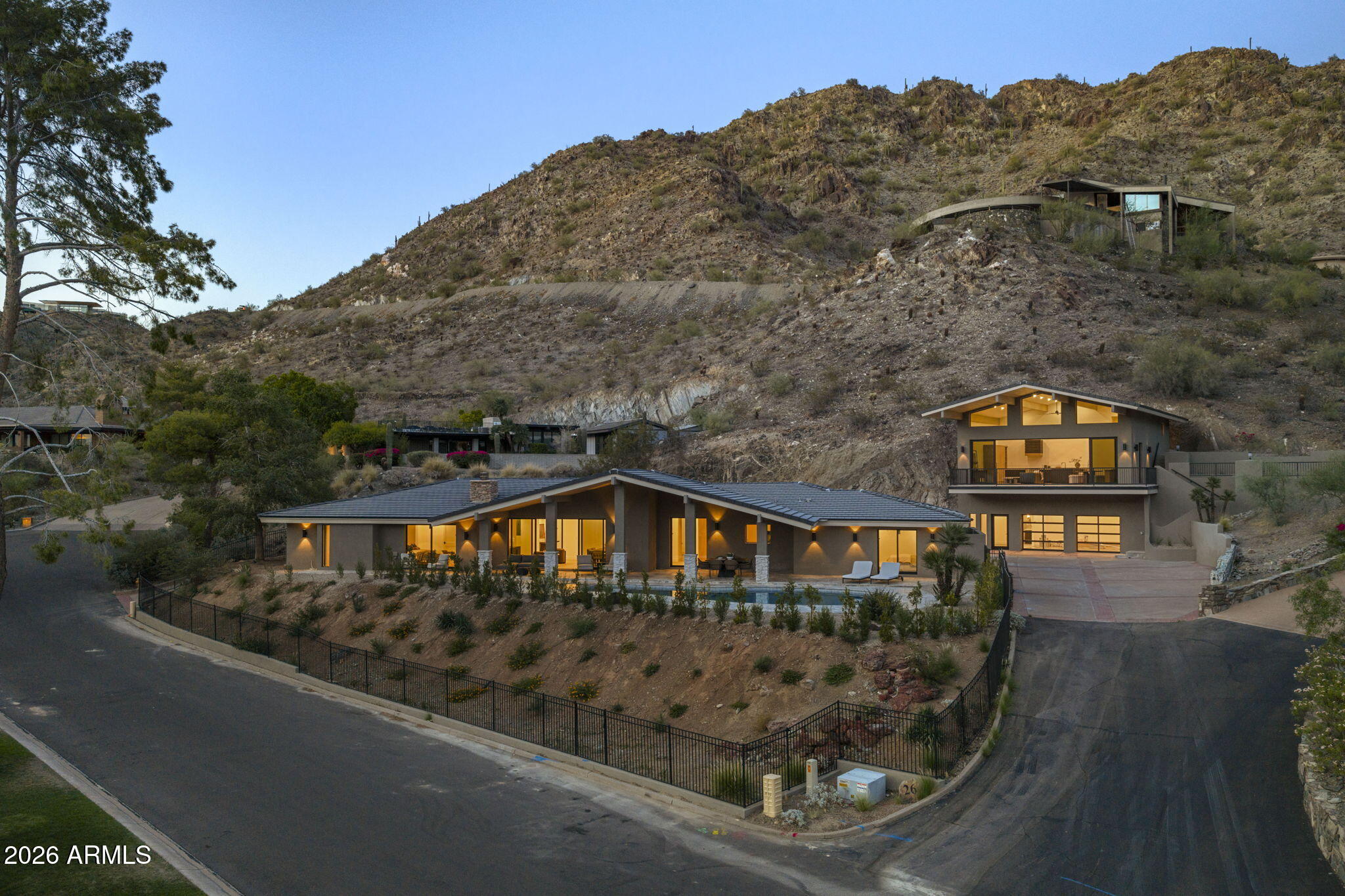 LINCOLN HILLS - Residential