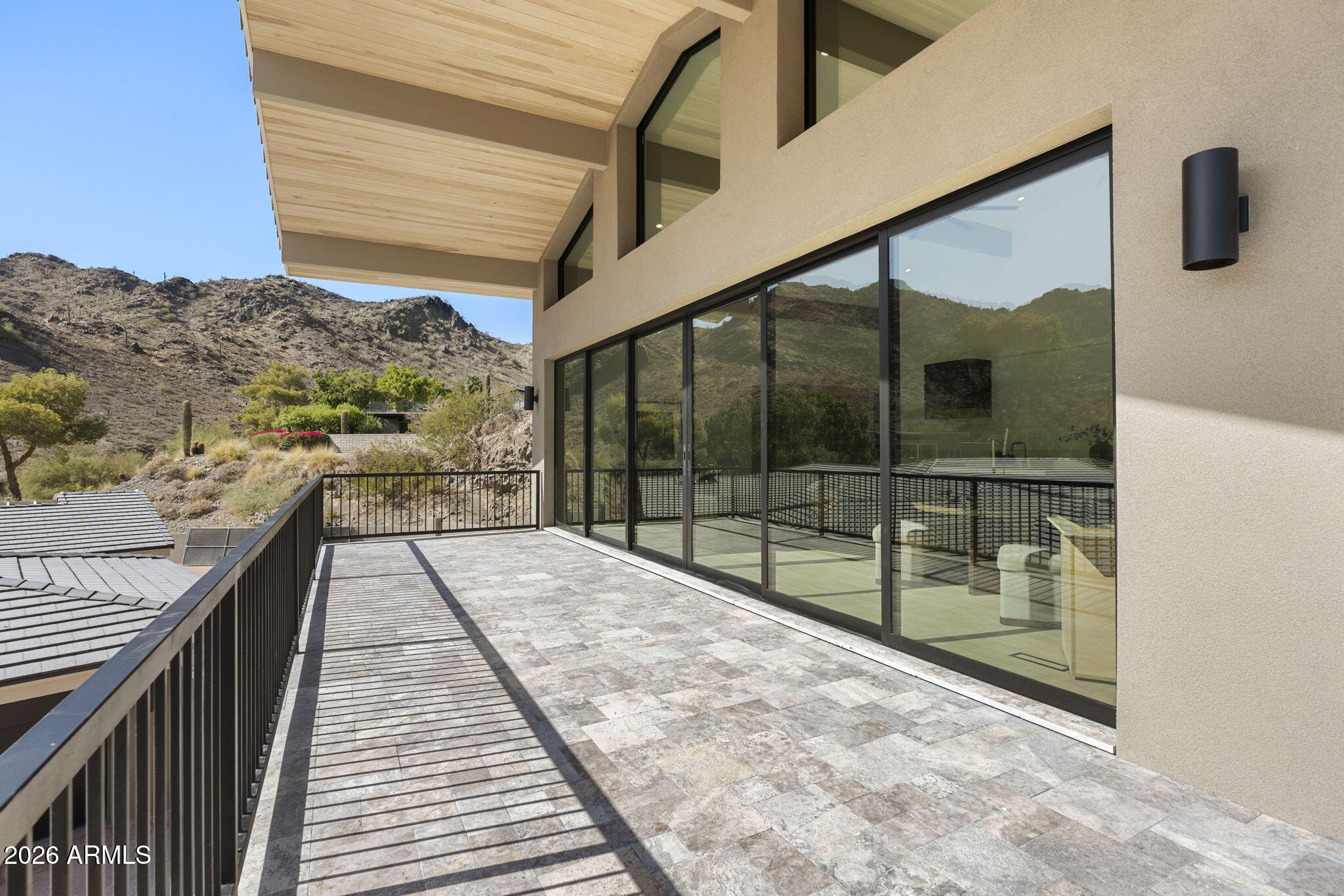 LINCOLN HILLS - Residential