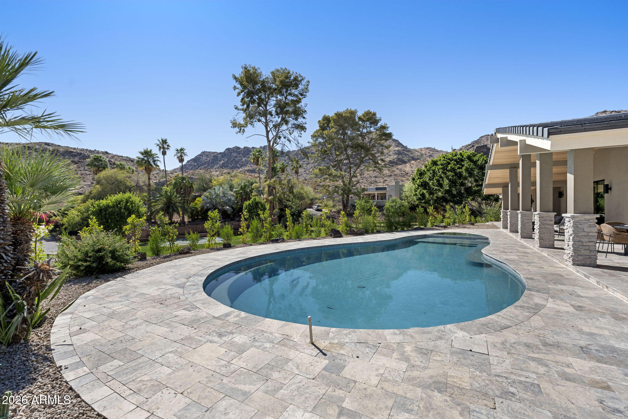 LINCOLN HILLS - Residential