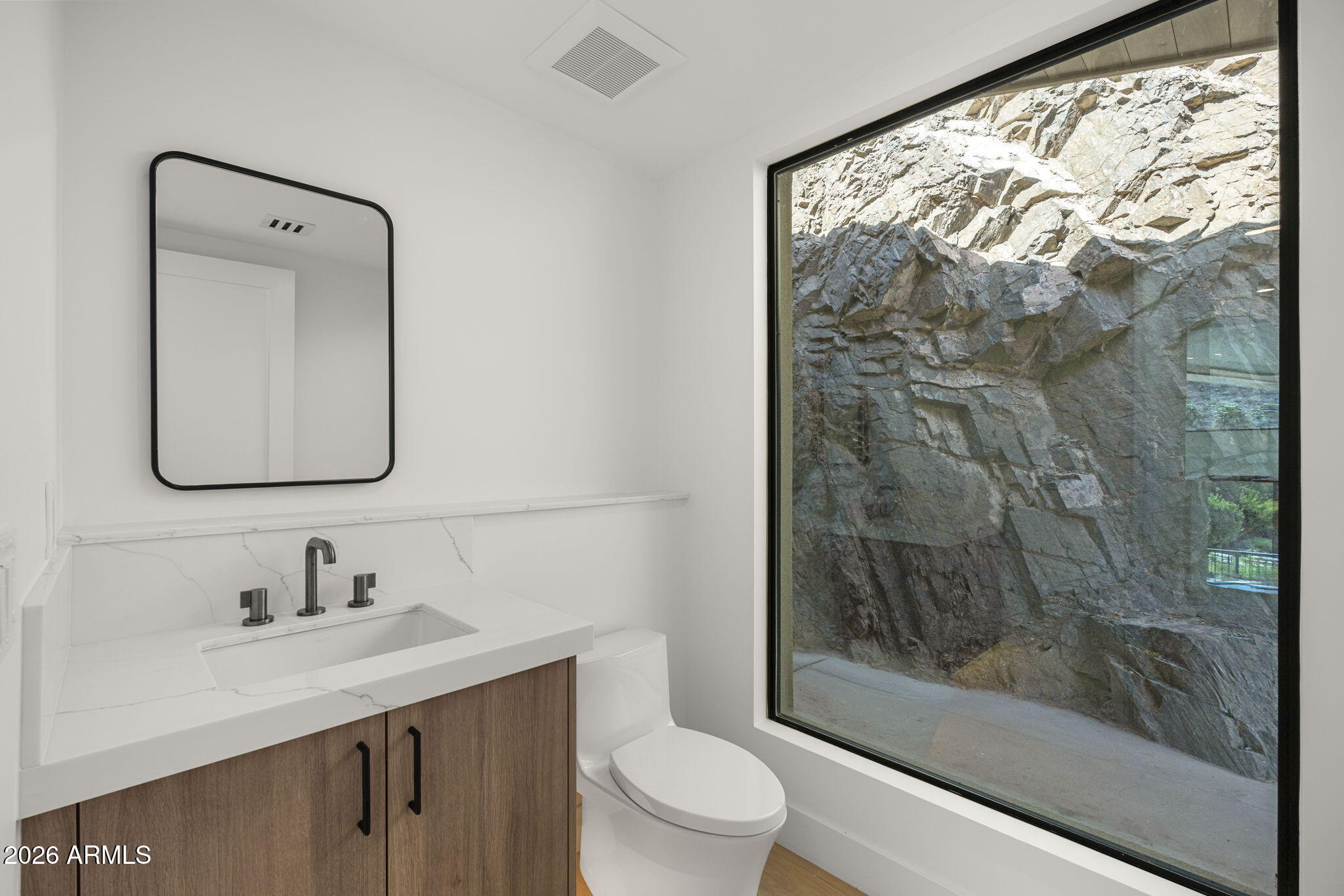 LINCOLN HILLS - Residential