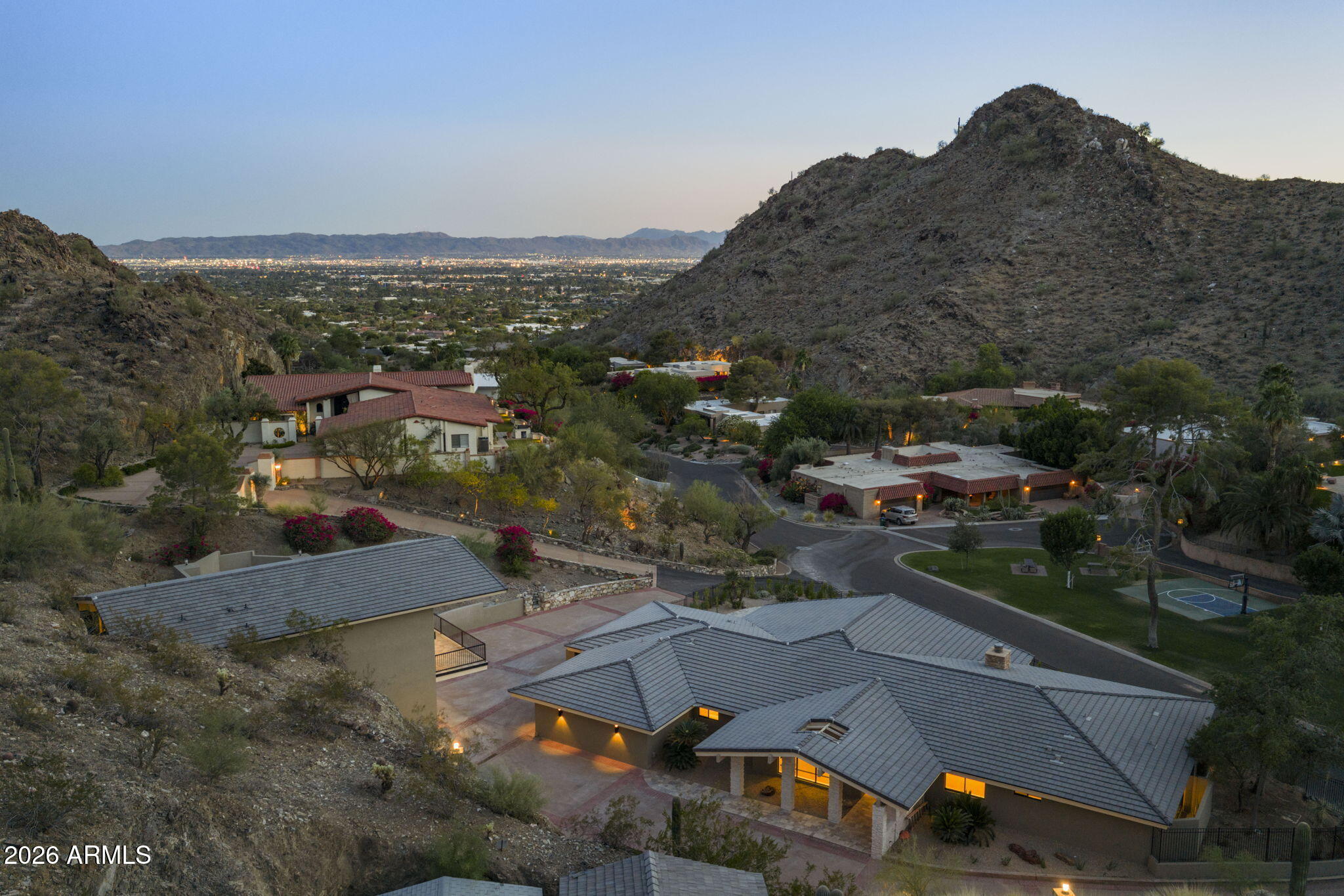 LINCOLN HILLS - Residential