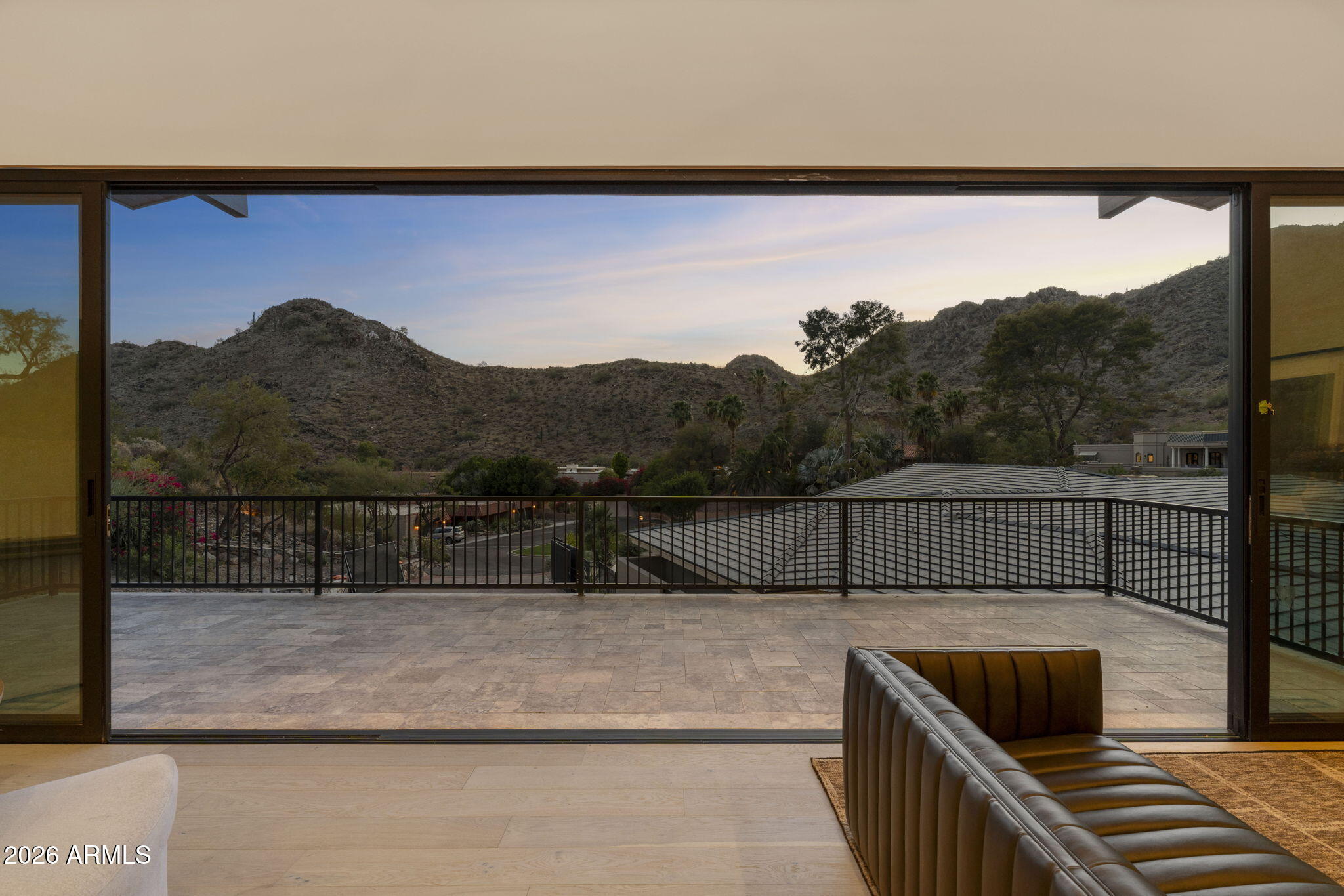 LINCOLN HILLS - Residential