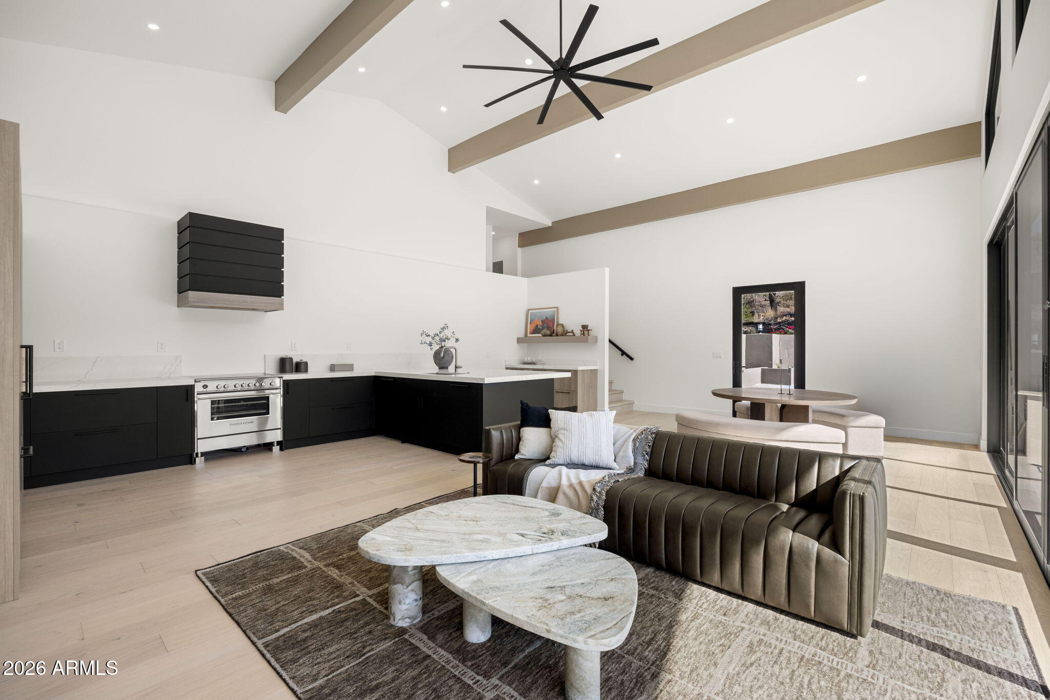 LINCOLN HILLS - Residential