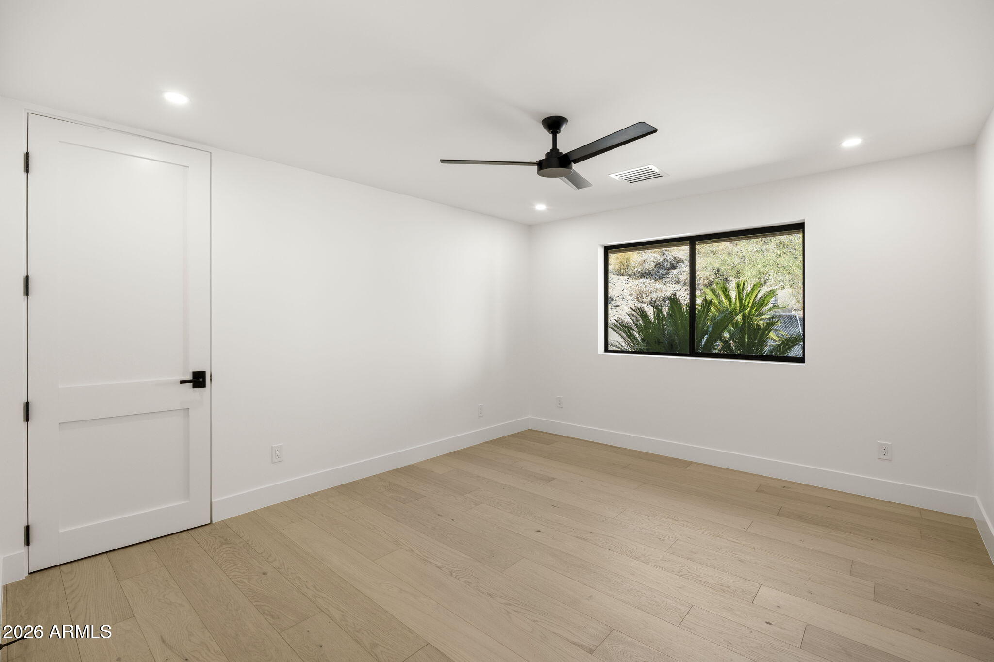 LINCOLN HILLS - Residential