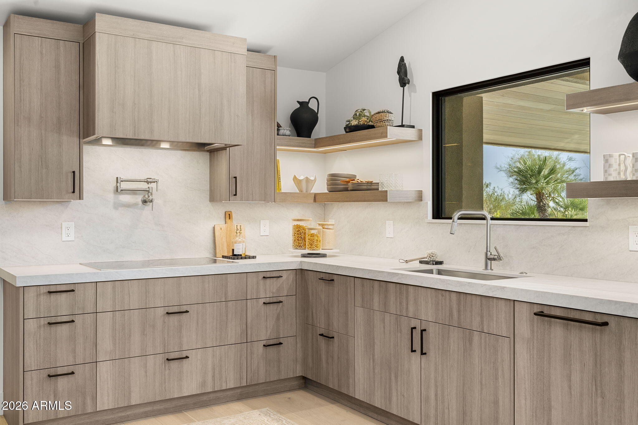 LINCOLN HILLS - Residential