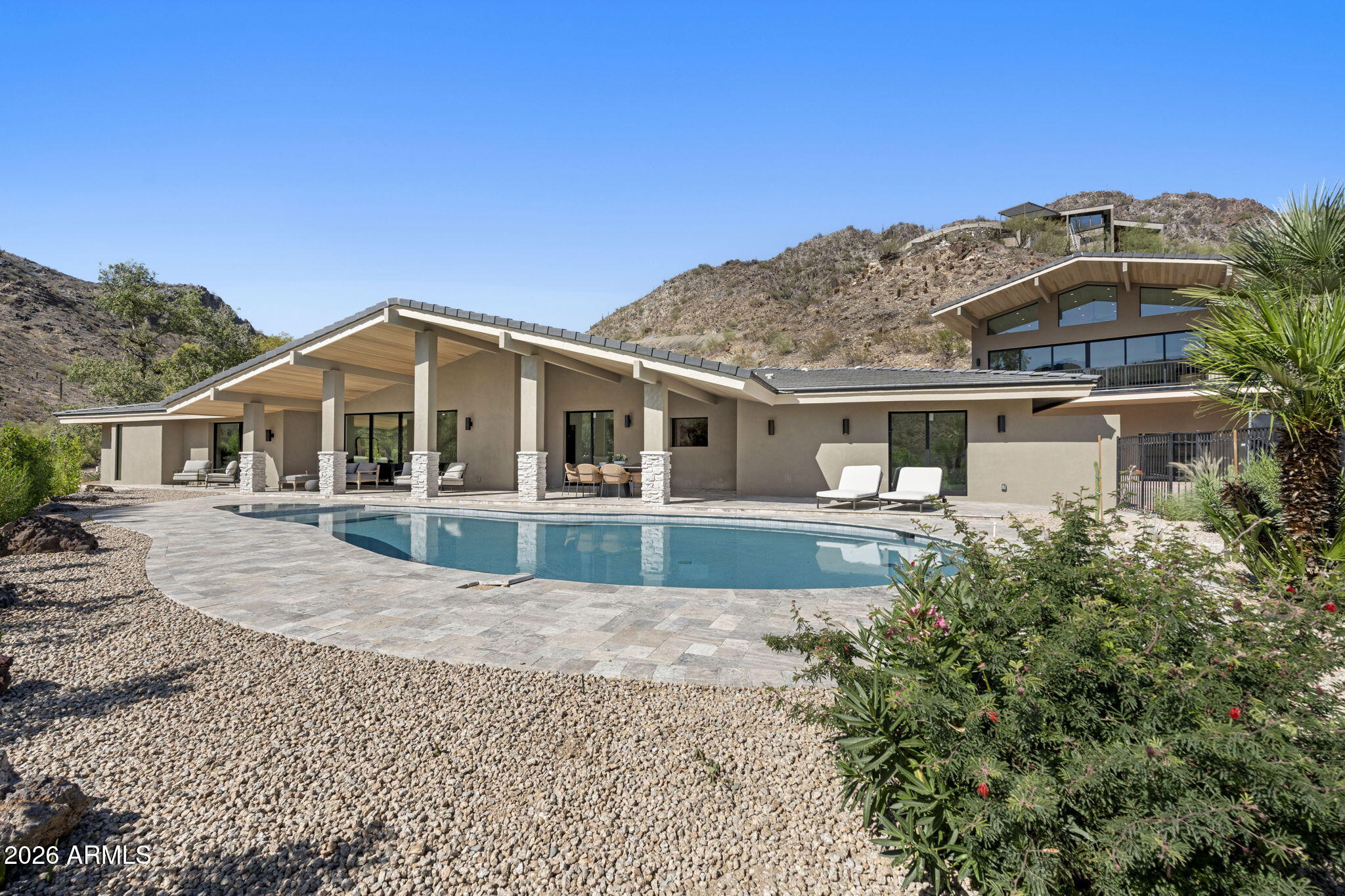 LINCOLN HILLS - Residential