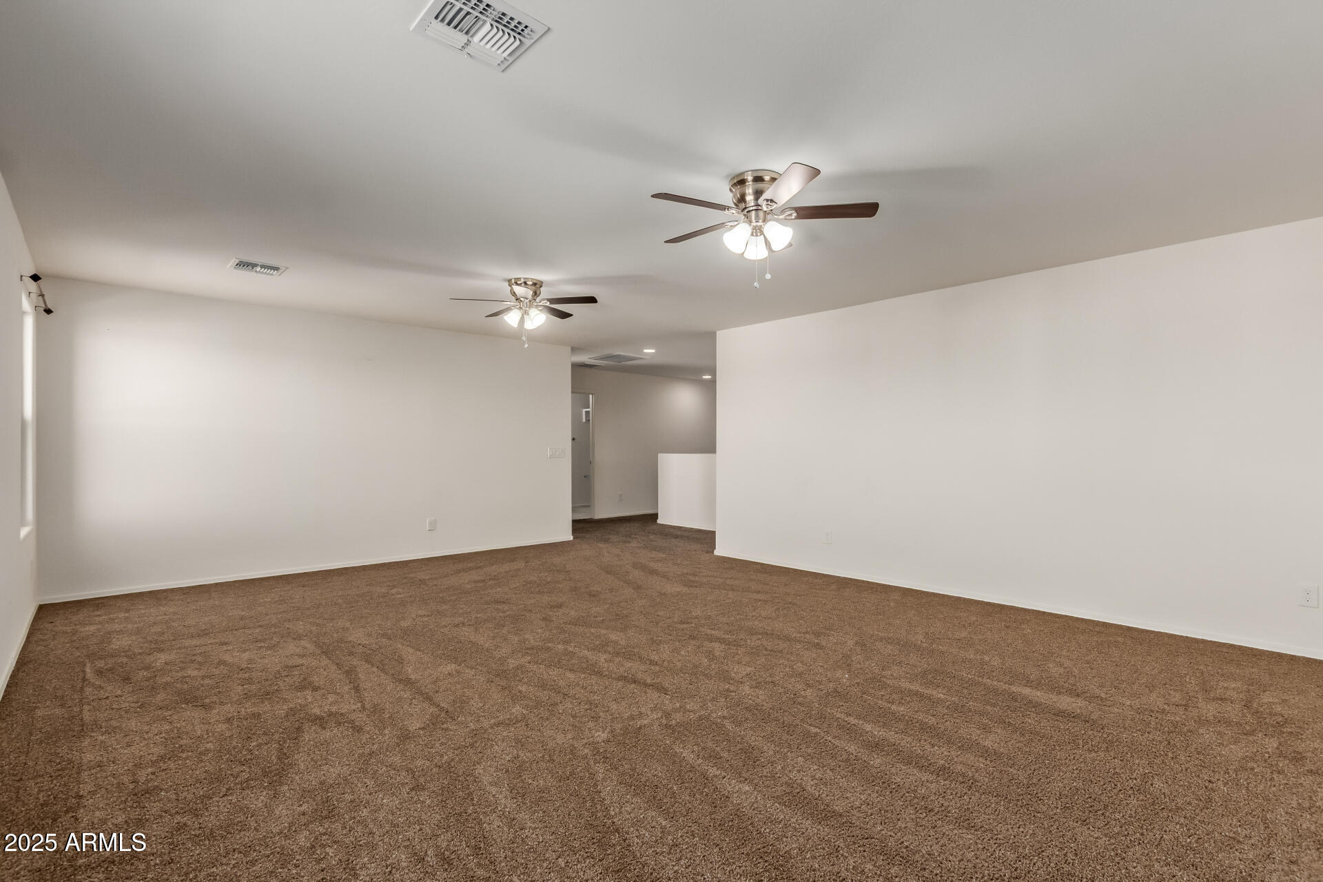 GRAND VILLAGE - Residential