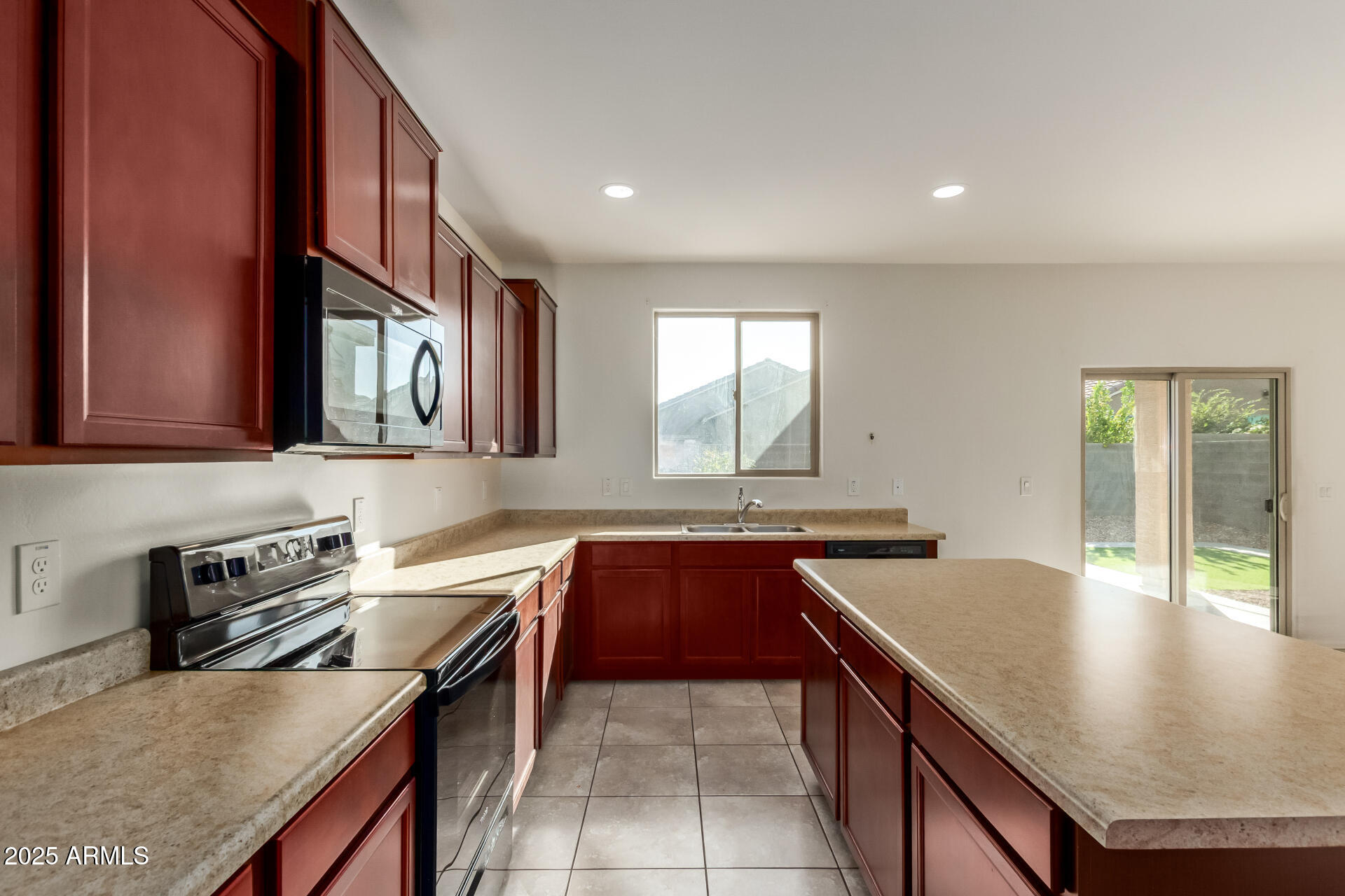 GRAND VILLAGE - Residential