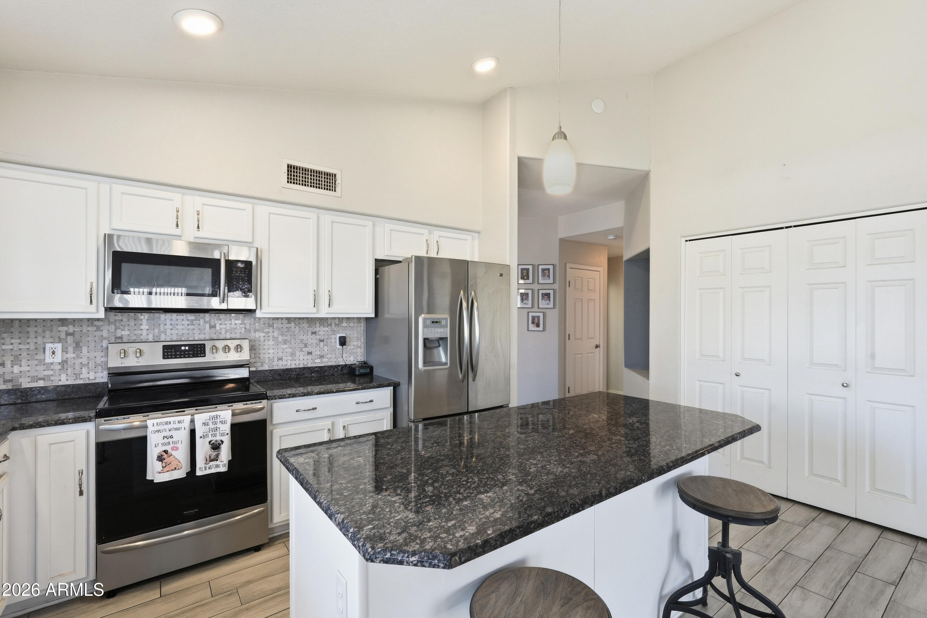 SETTLER'S MEADOW - Residential