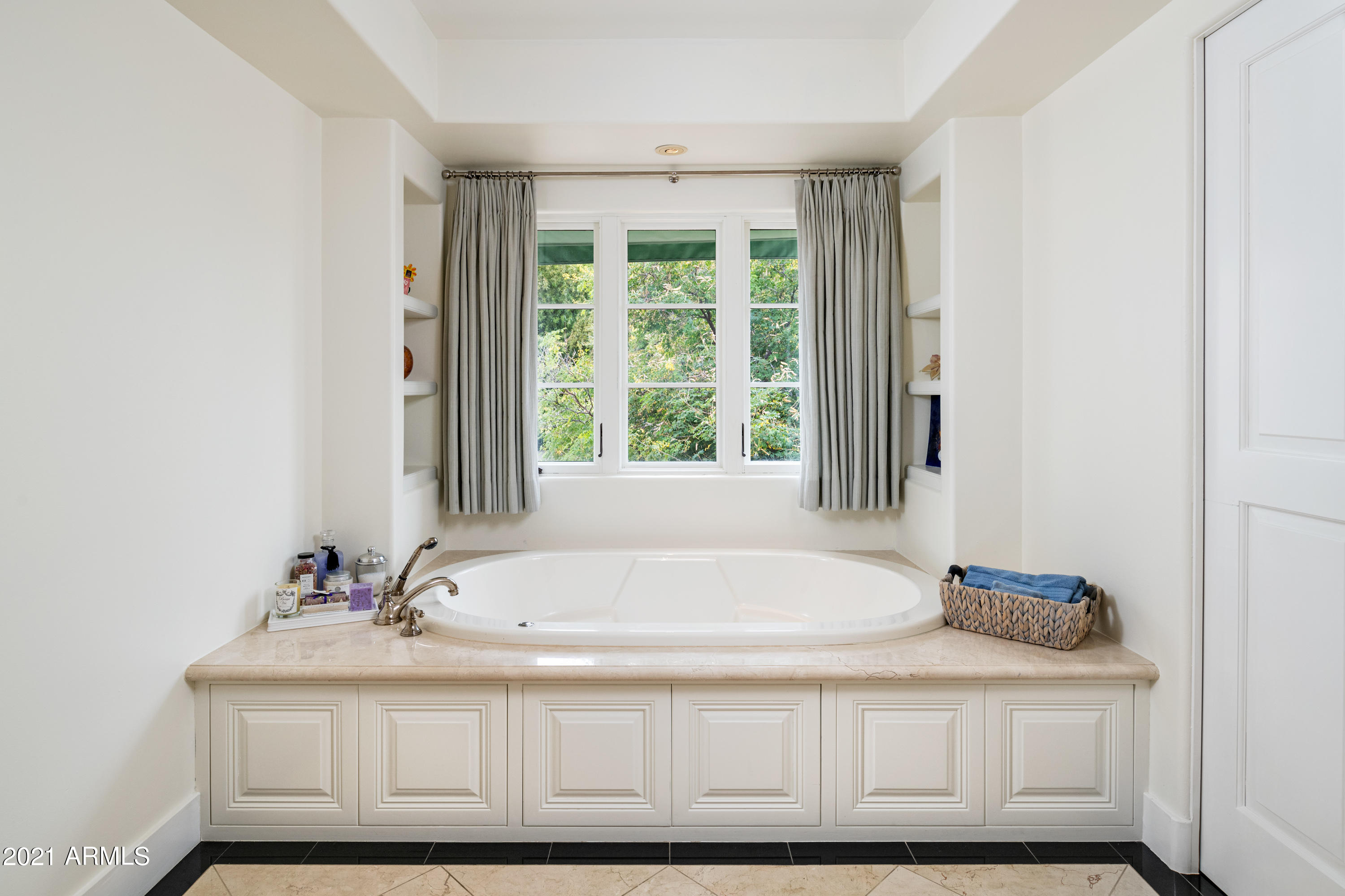 CAMELBACK LANDS - Residential
