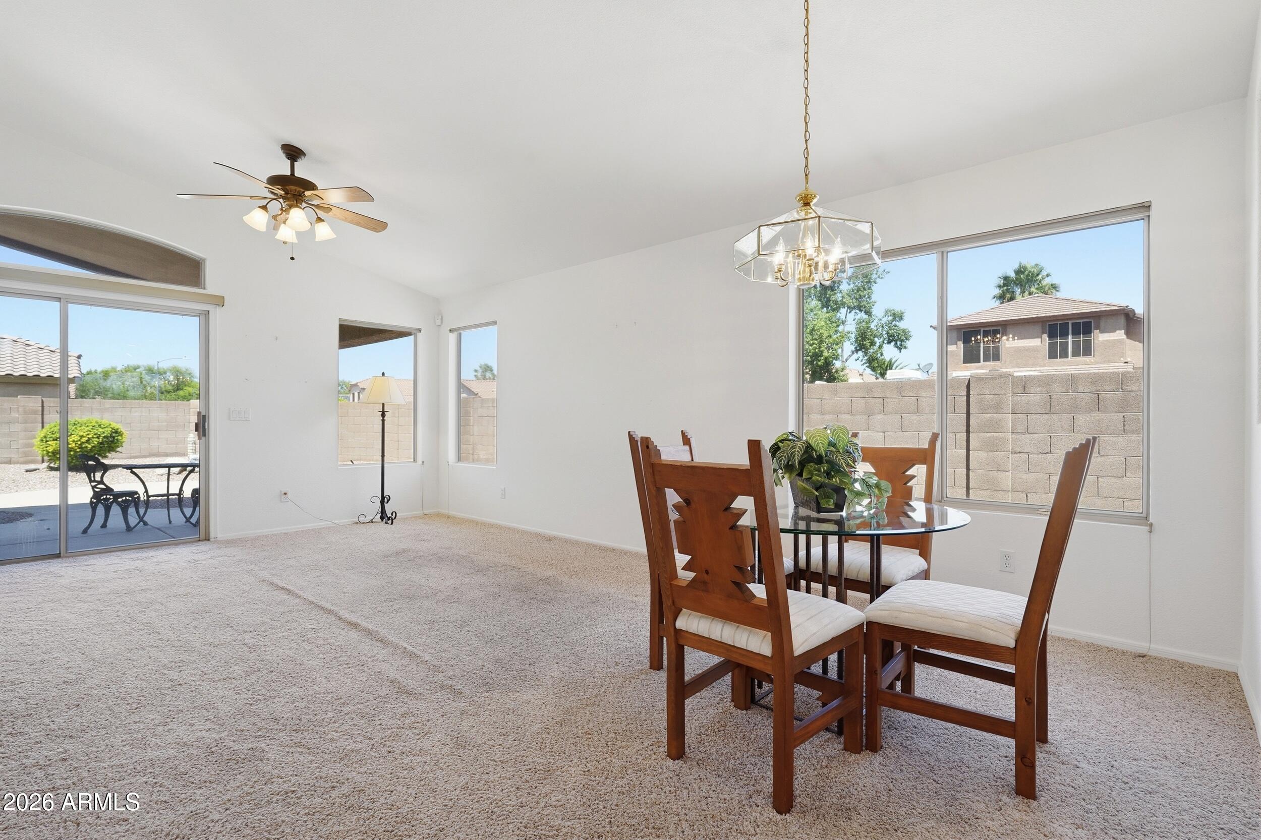 LAS BRISAS POINTE - Residential