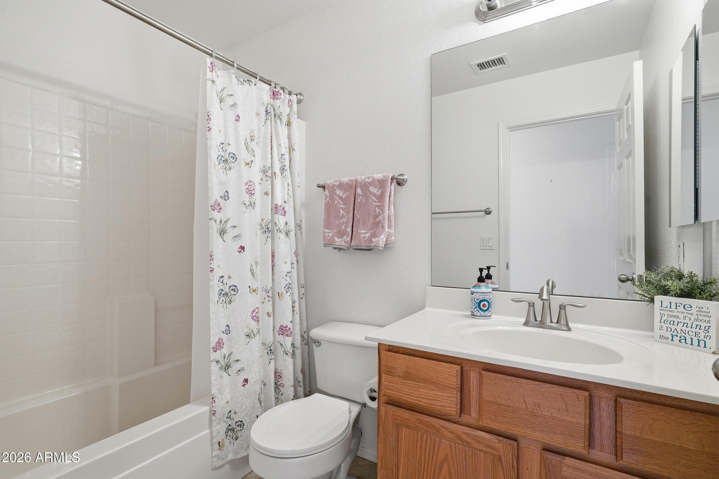 LAS BRISAS POINTE - Residential