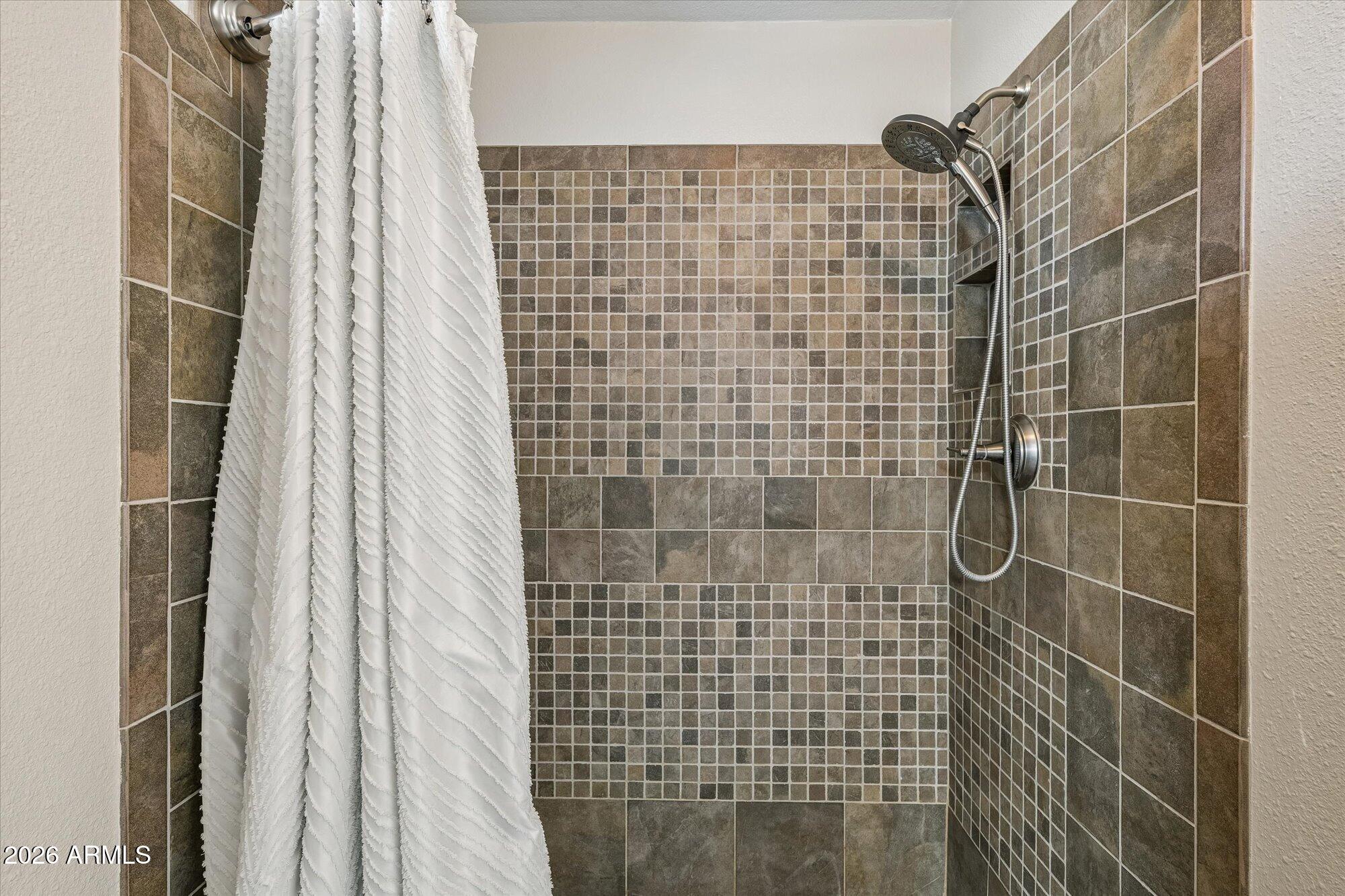 GREENBRIER EAST UNIT 5 - Residential Lease