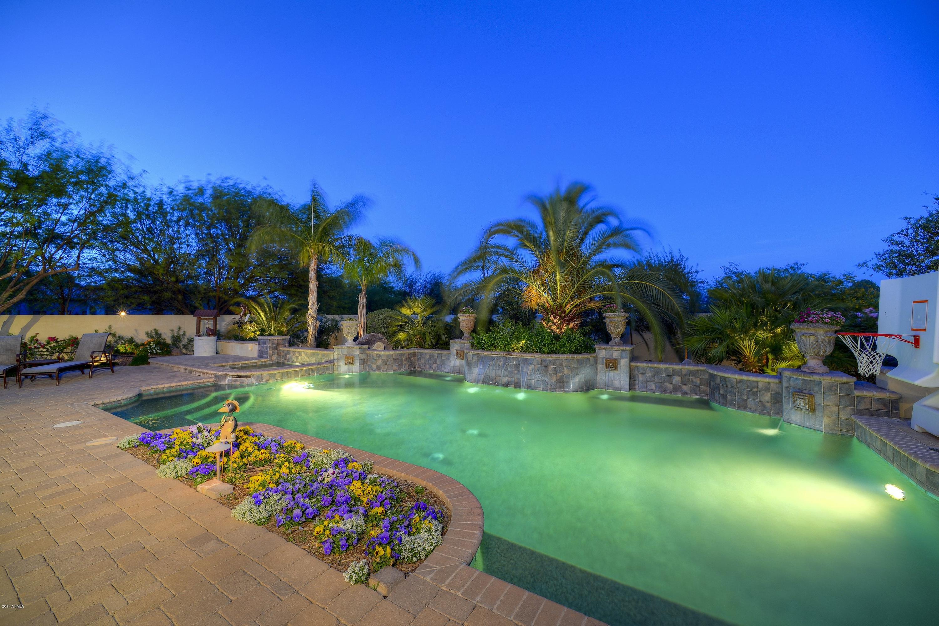 Quiet tucked away cul-de-sac w/ mtn views! - Residential