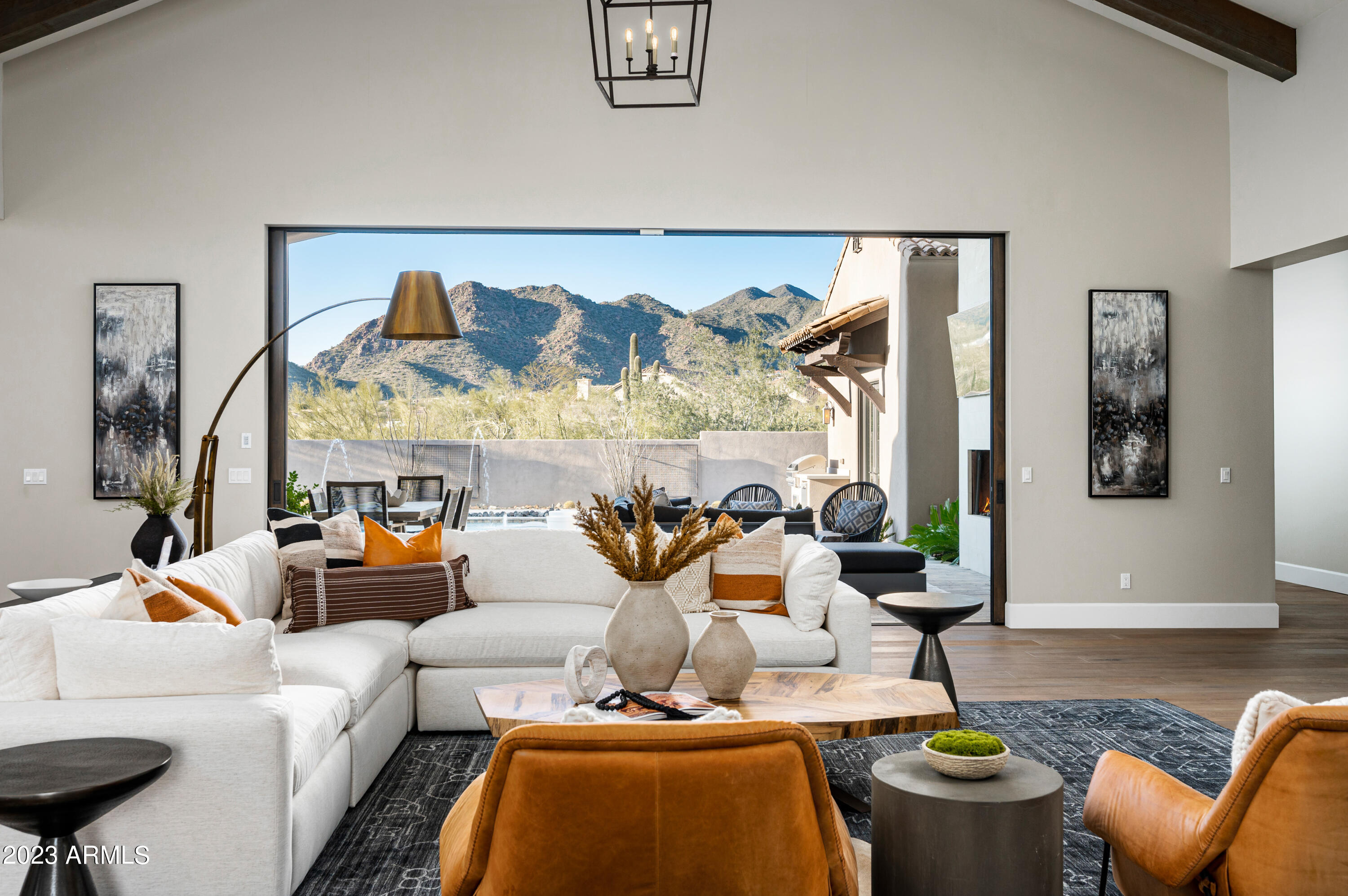 SIERRA HILLS - Residential