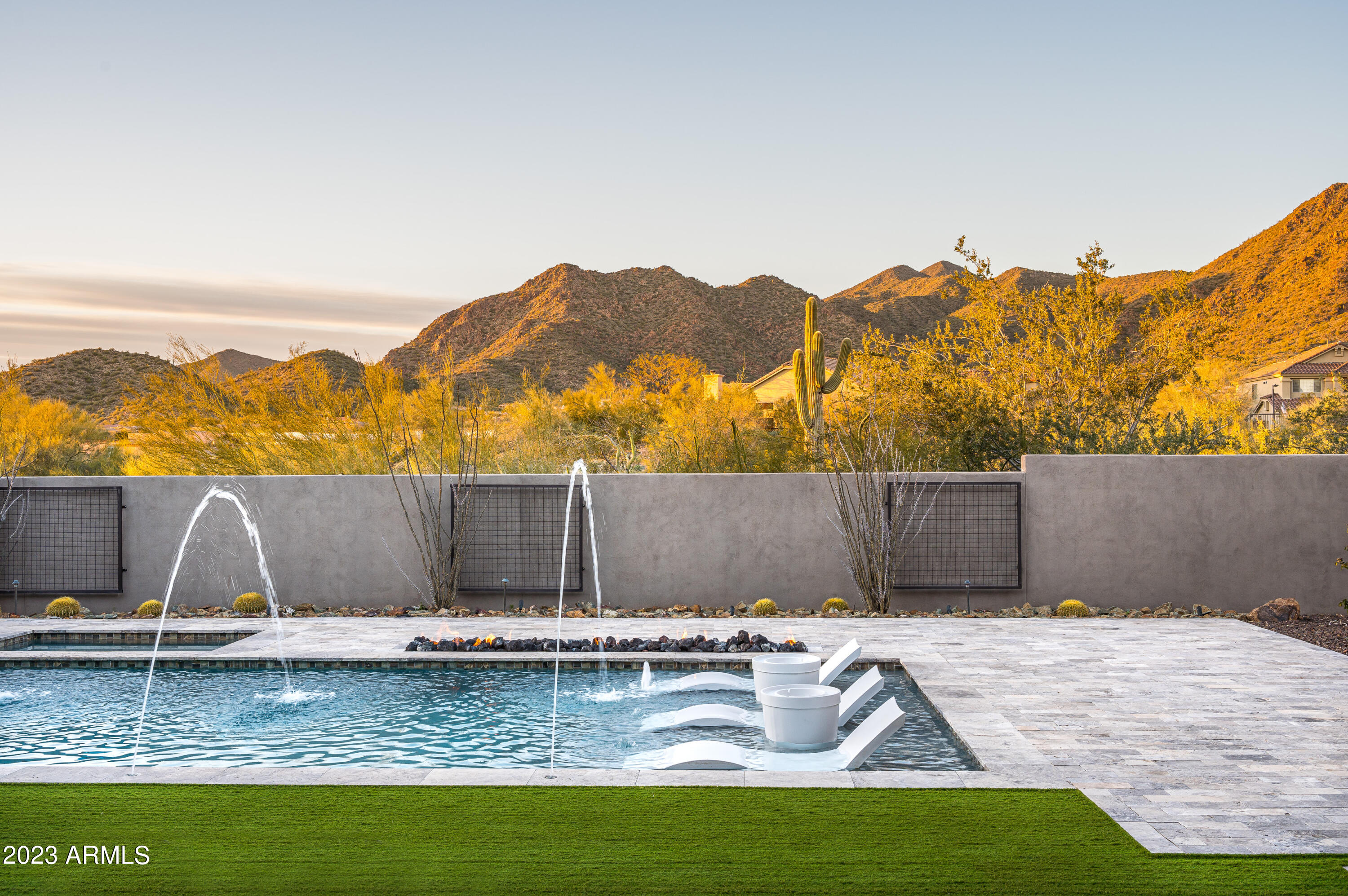 SIERRA HILLS - Residential