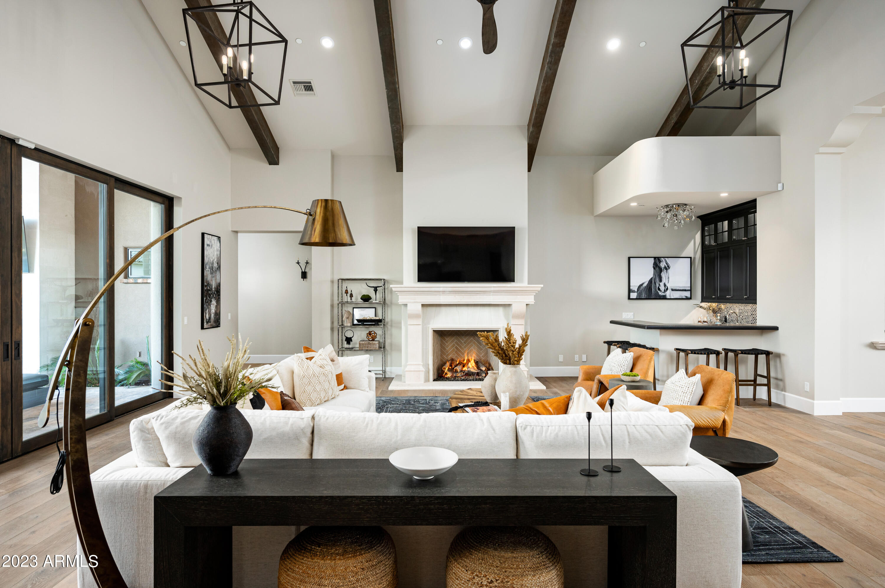SIERRA HILLS - Residential