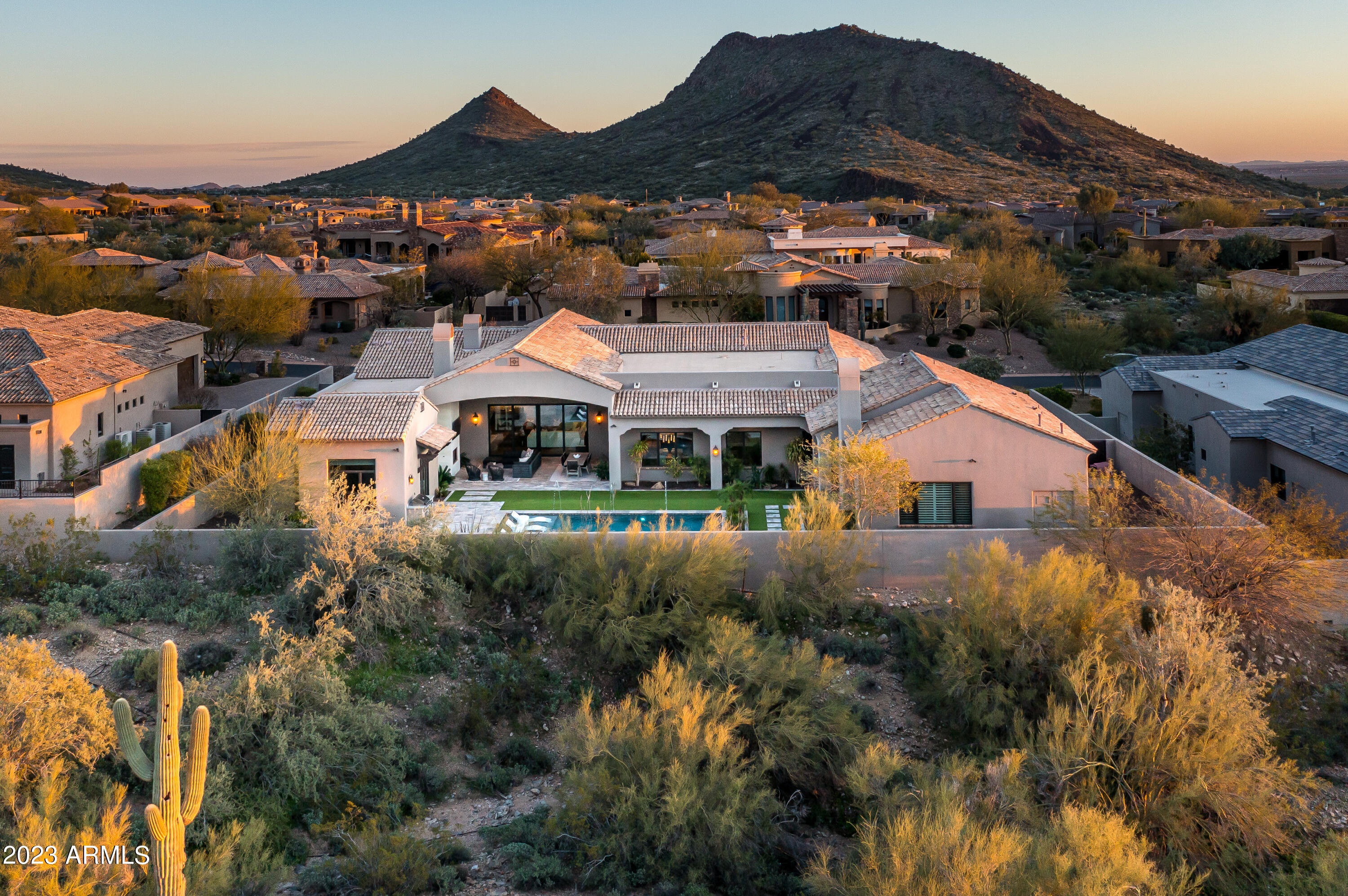 SIERRA HILLS - Residential