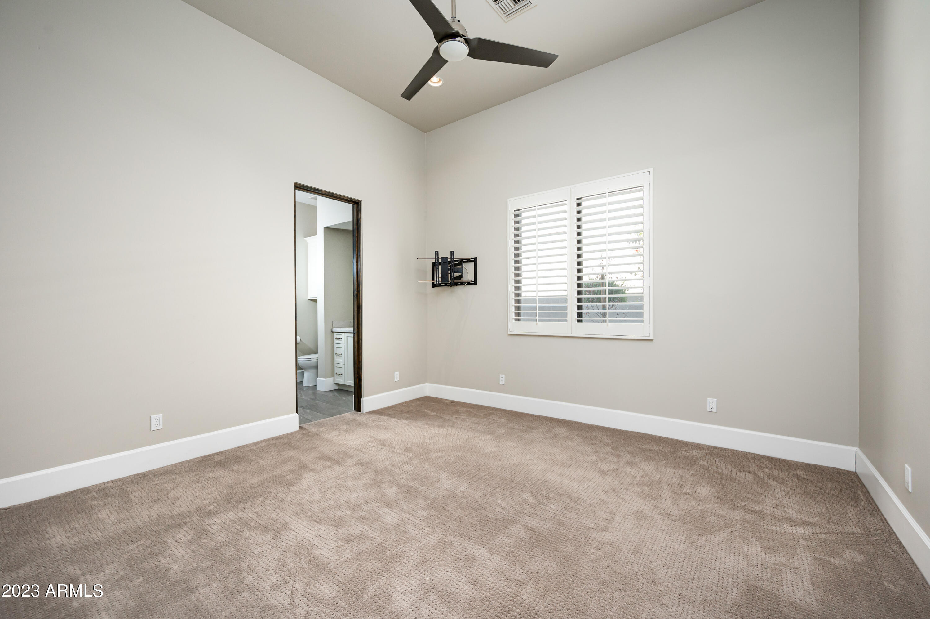 SIERRA HILLS - Residential