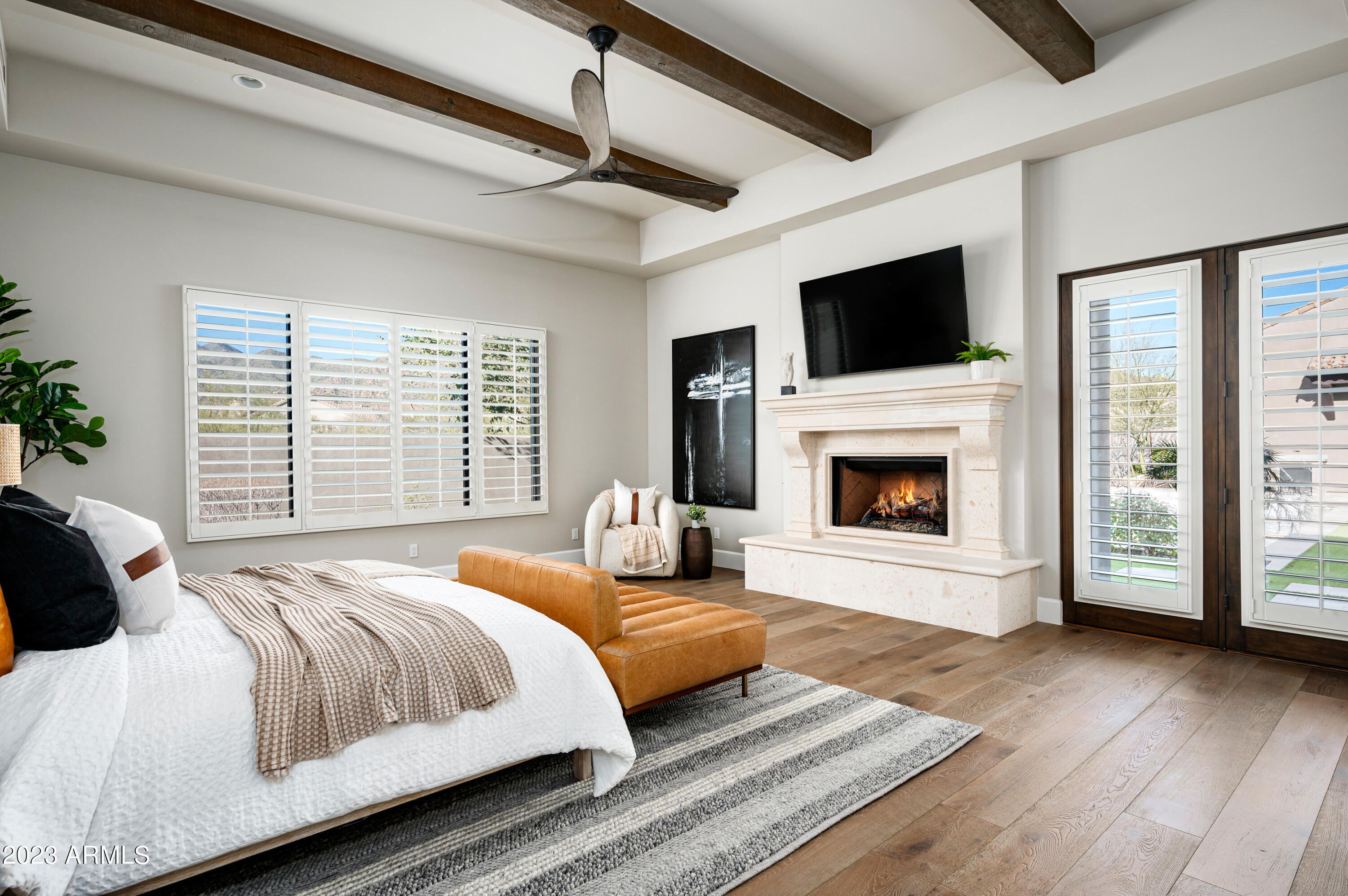 SIERRA HILLS - Residential