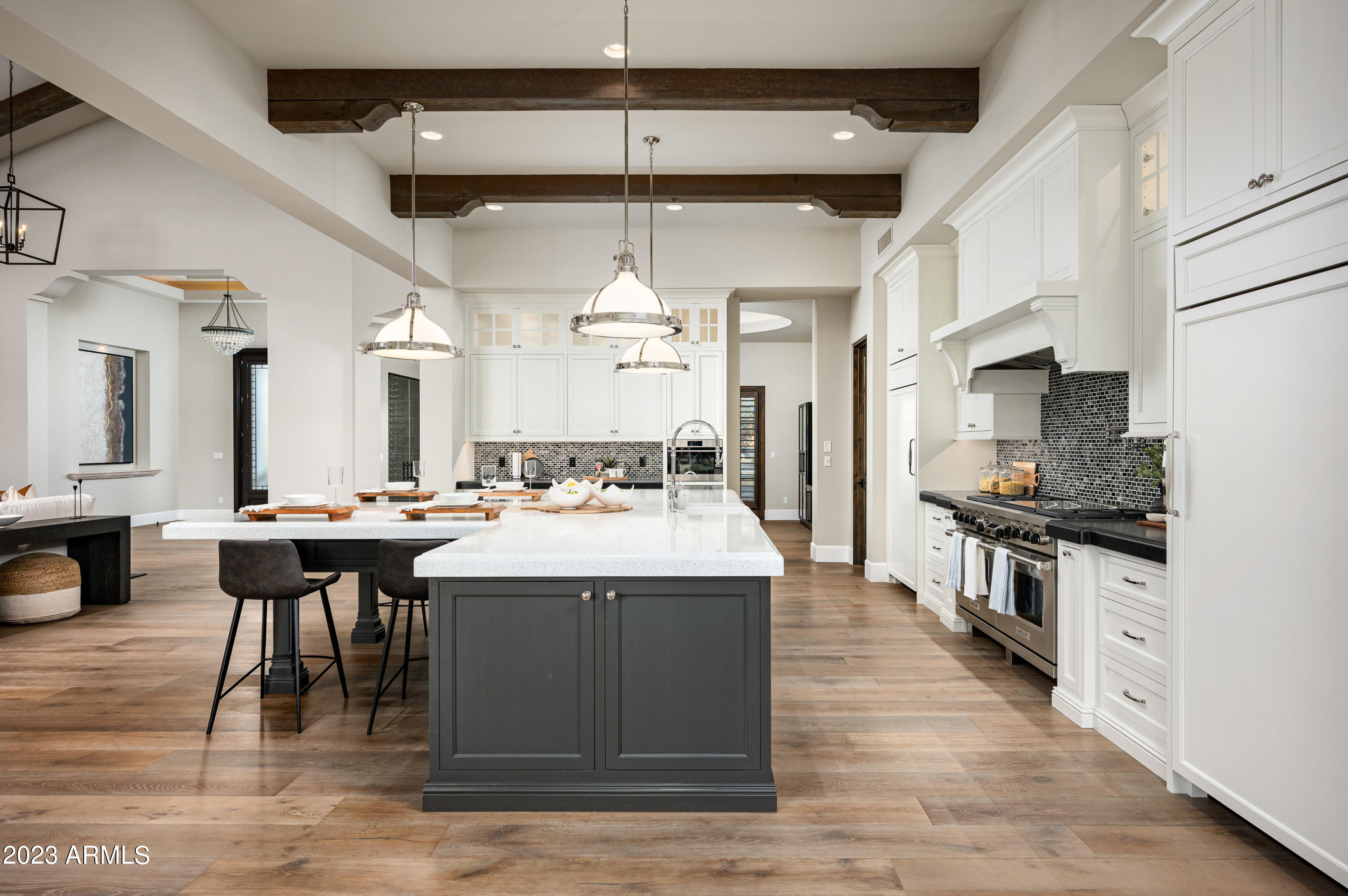 SIERRA HILLS - Residential
