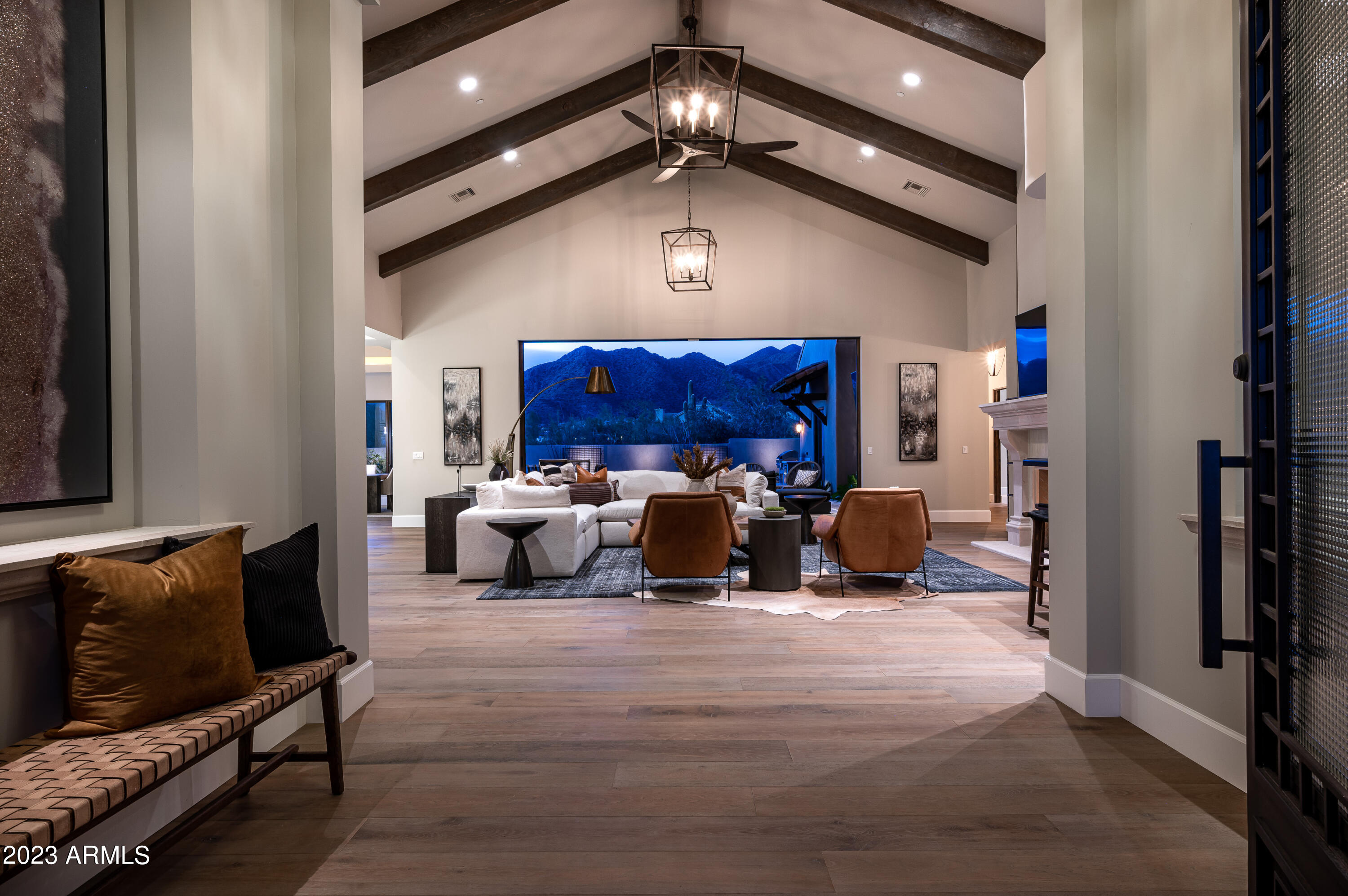 SIERRA HILLS - Residential