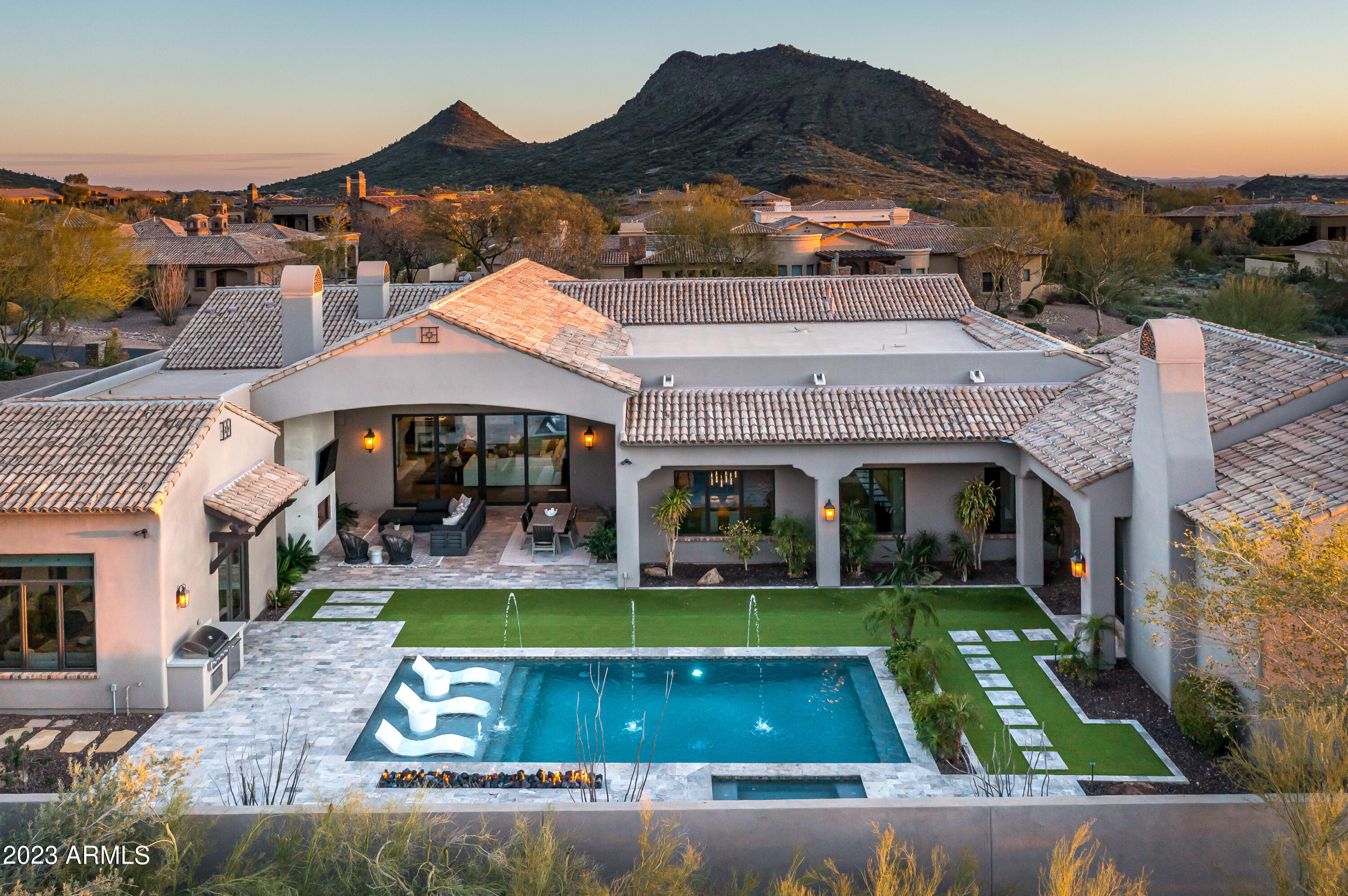 SIERRA HILLS - Residential
