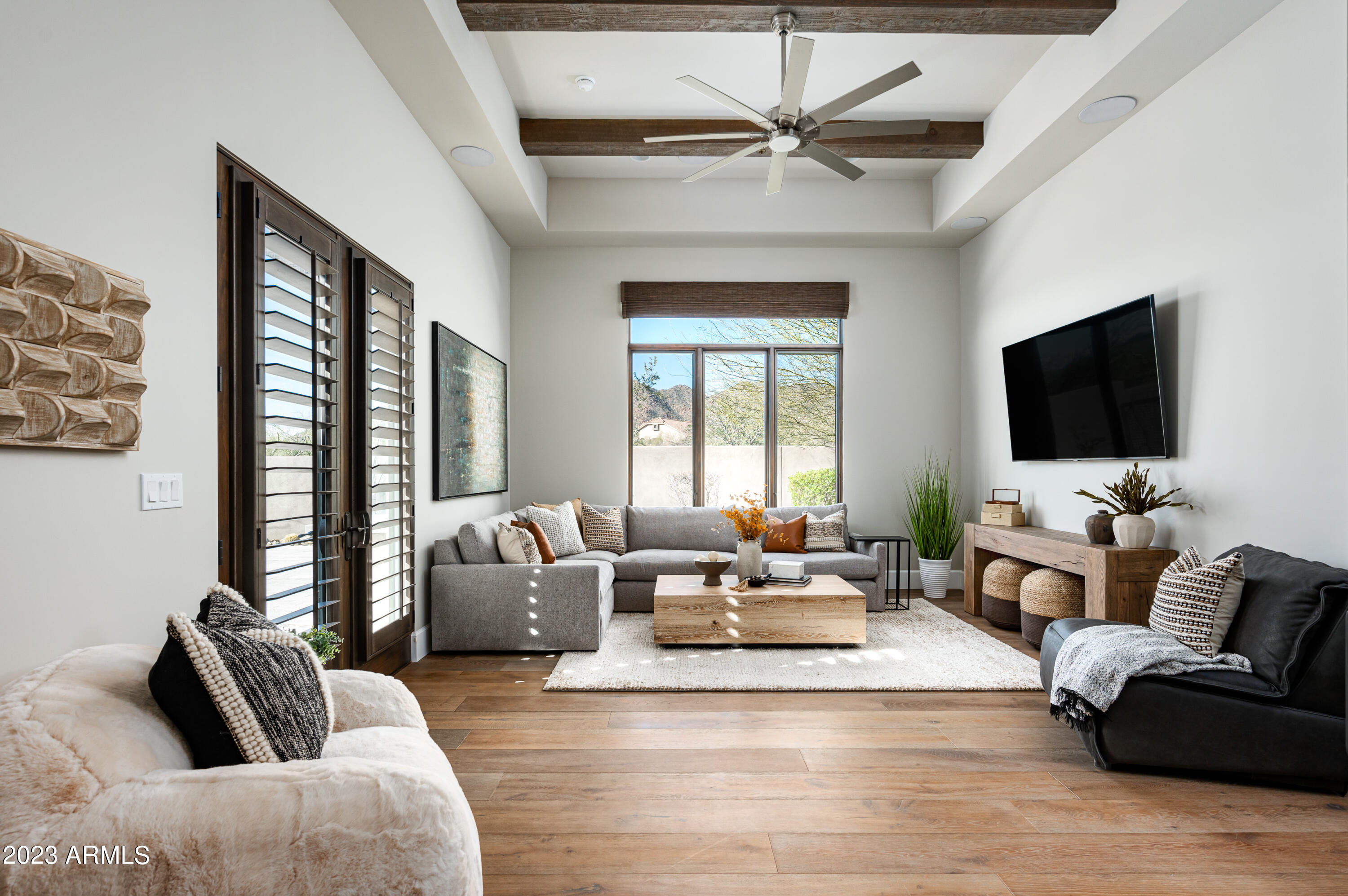 SIERRA HILLS - Residential