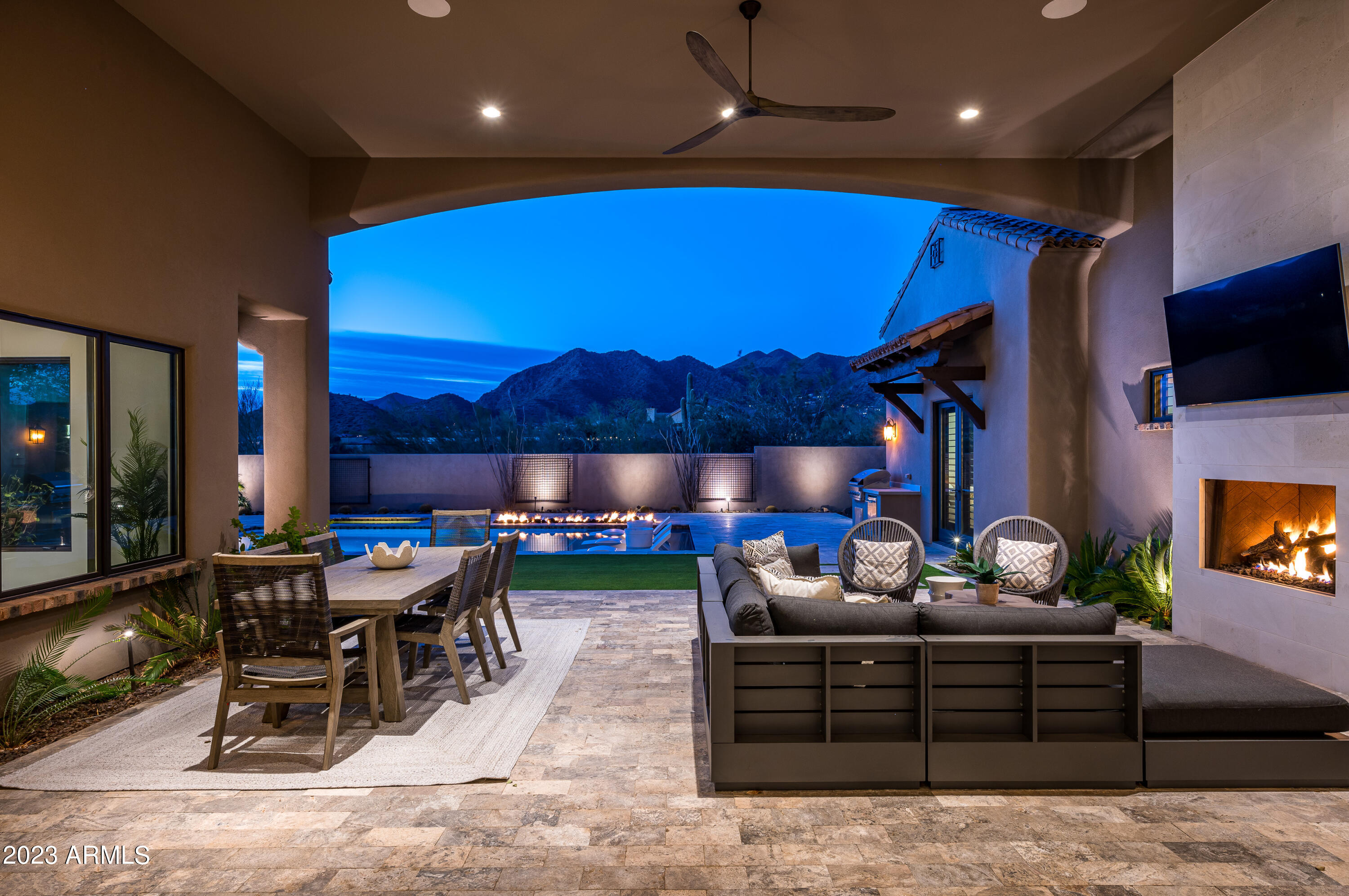 SIERRA HILLS - Residential