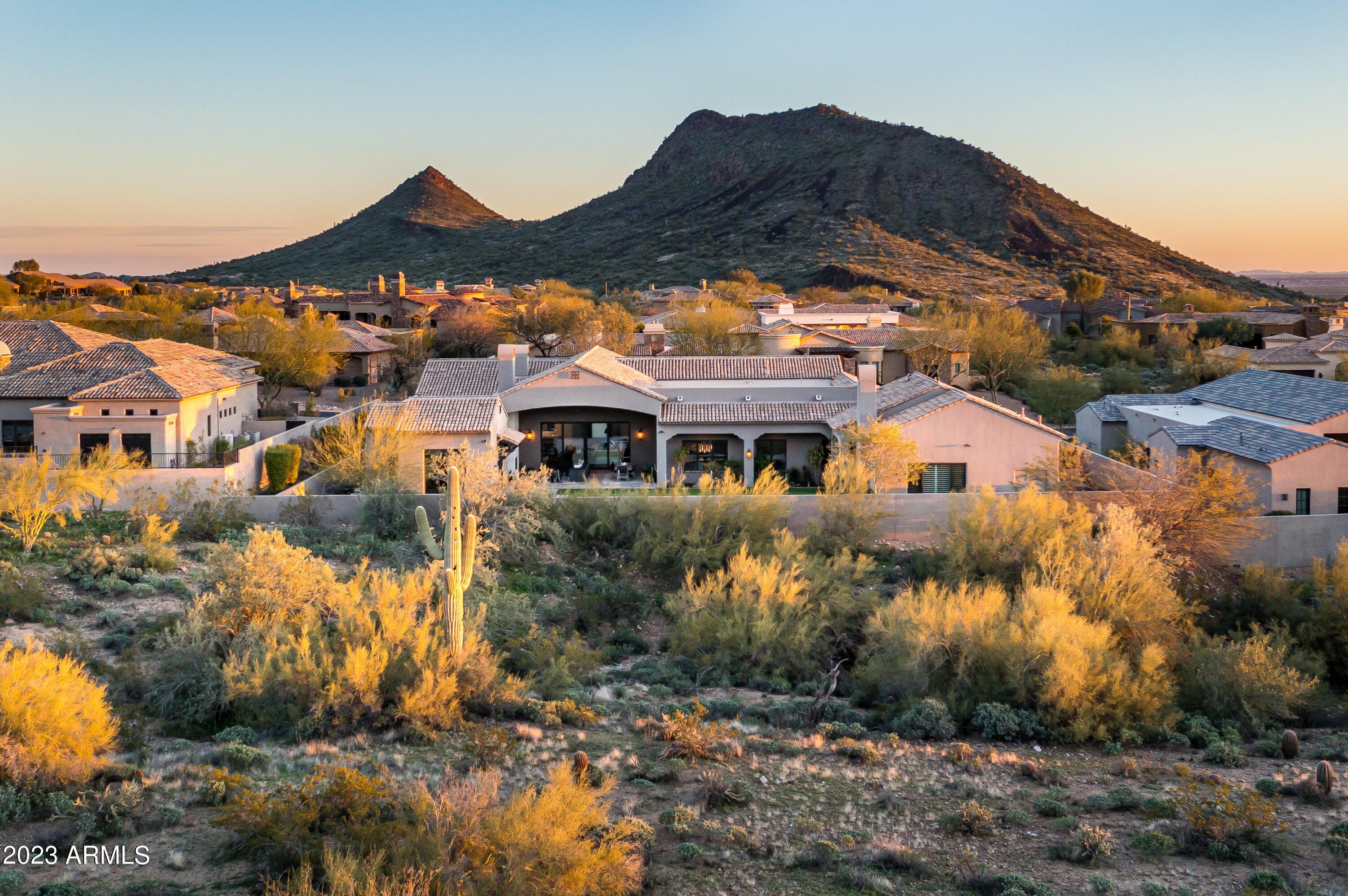 SIERRA HILLS - Residential