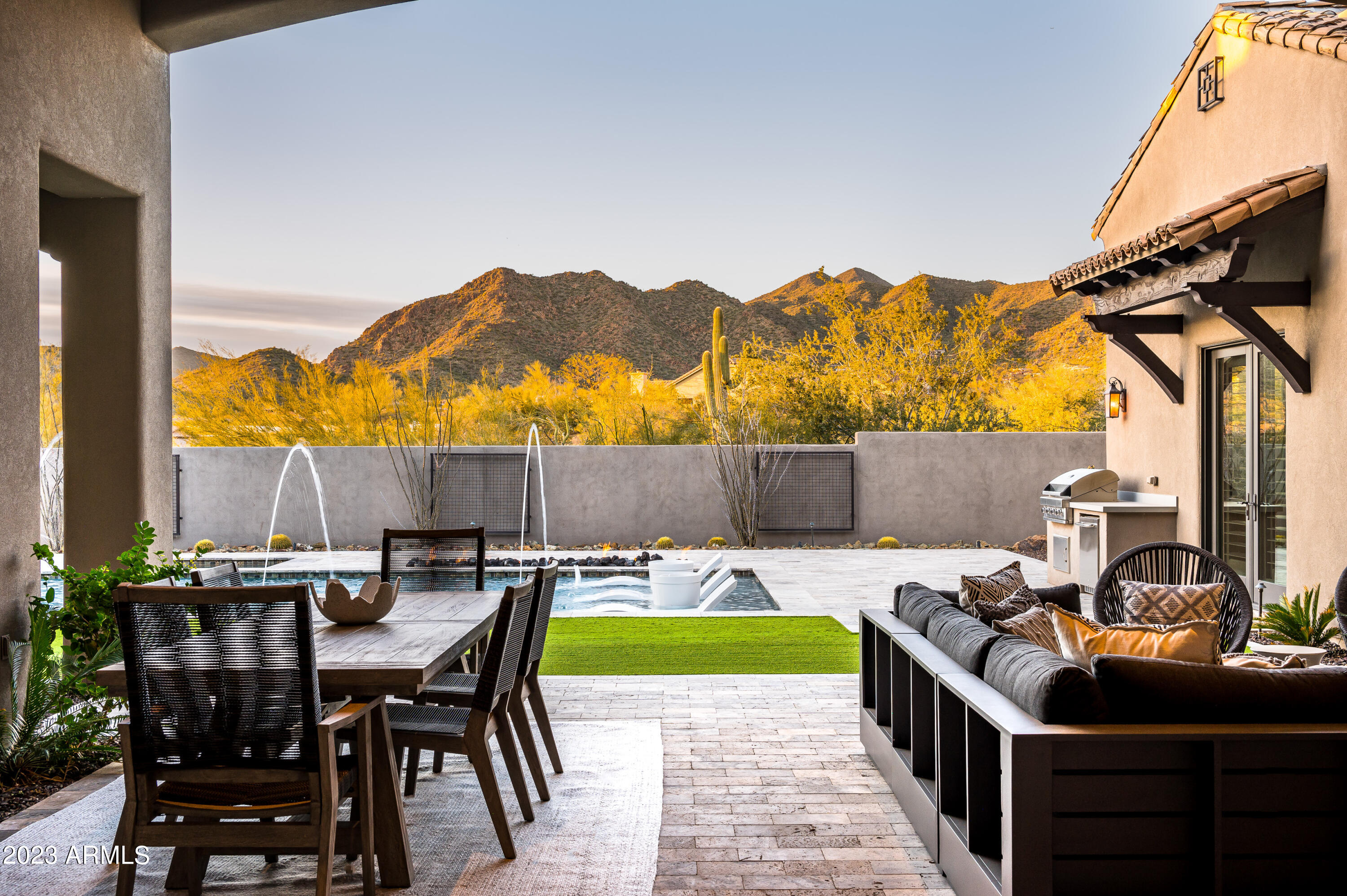 SIERRA HILLS - Residential