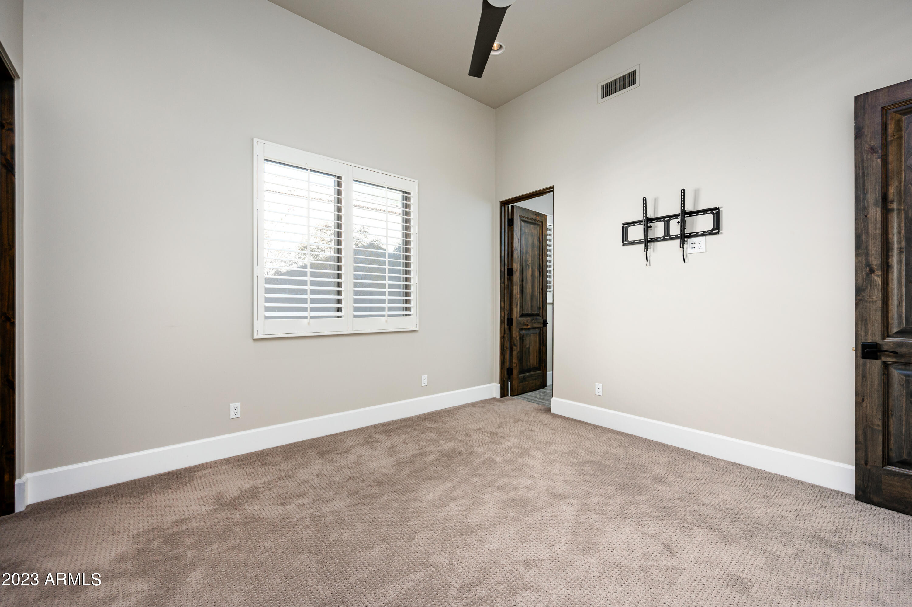 SIERRA HILLS - Residential
