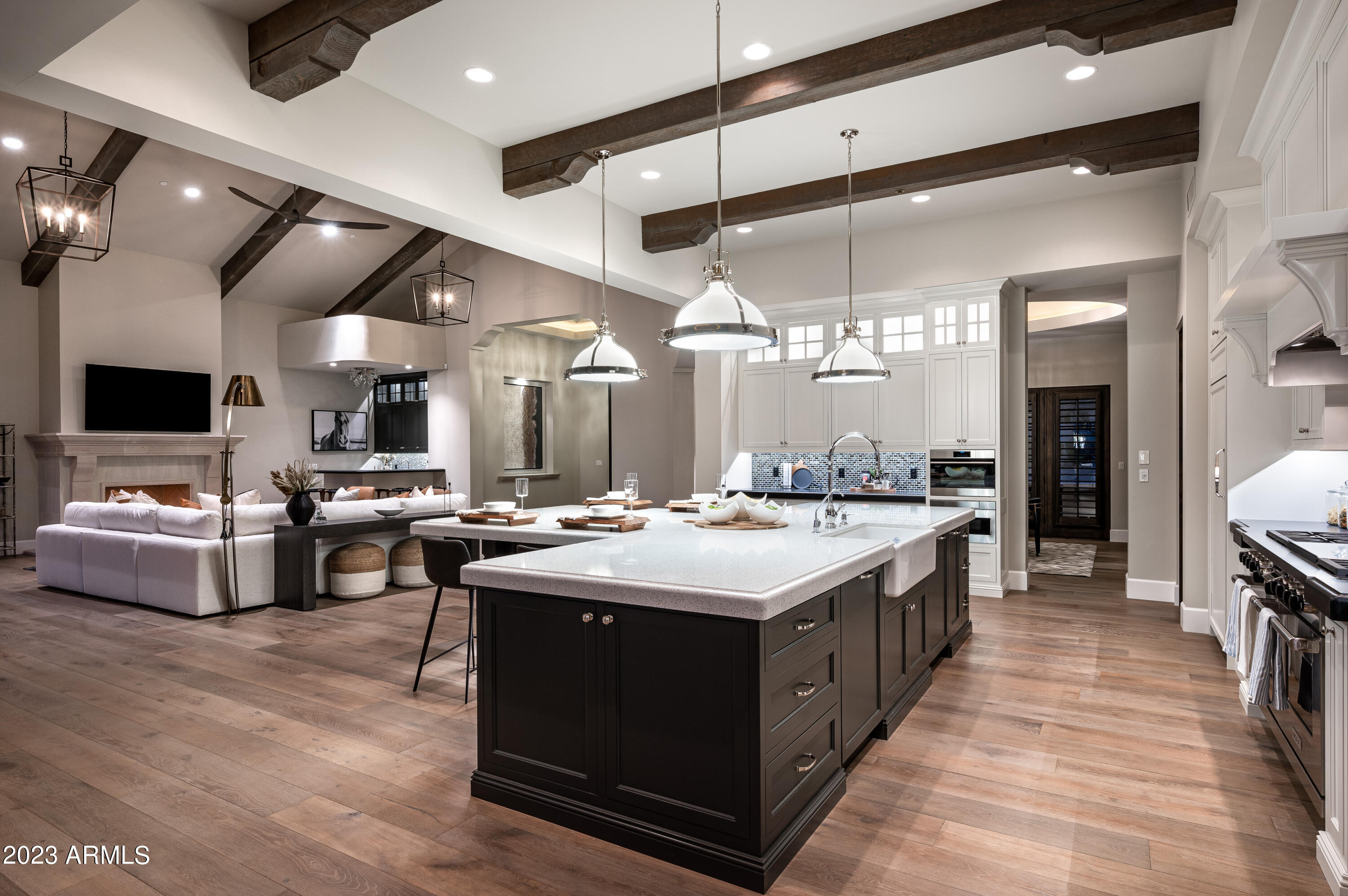 SIERRA HILLS - Residential