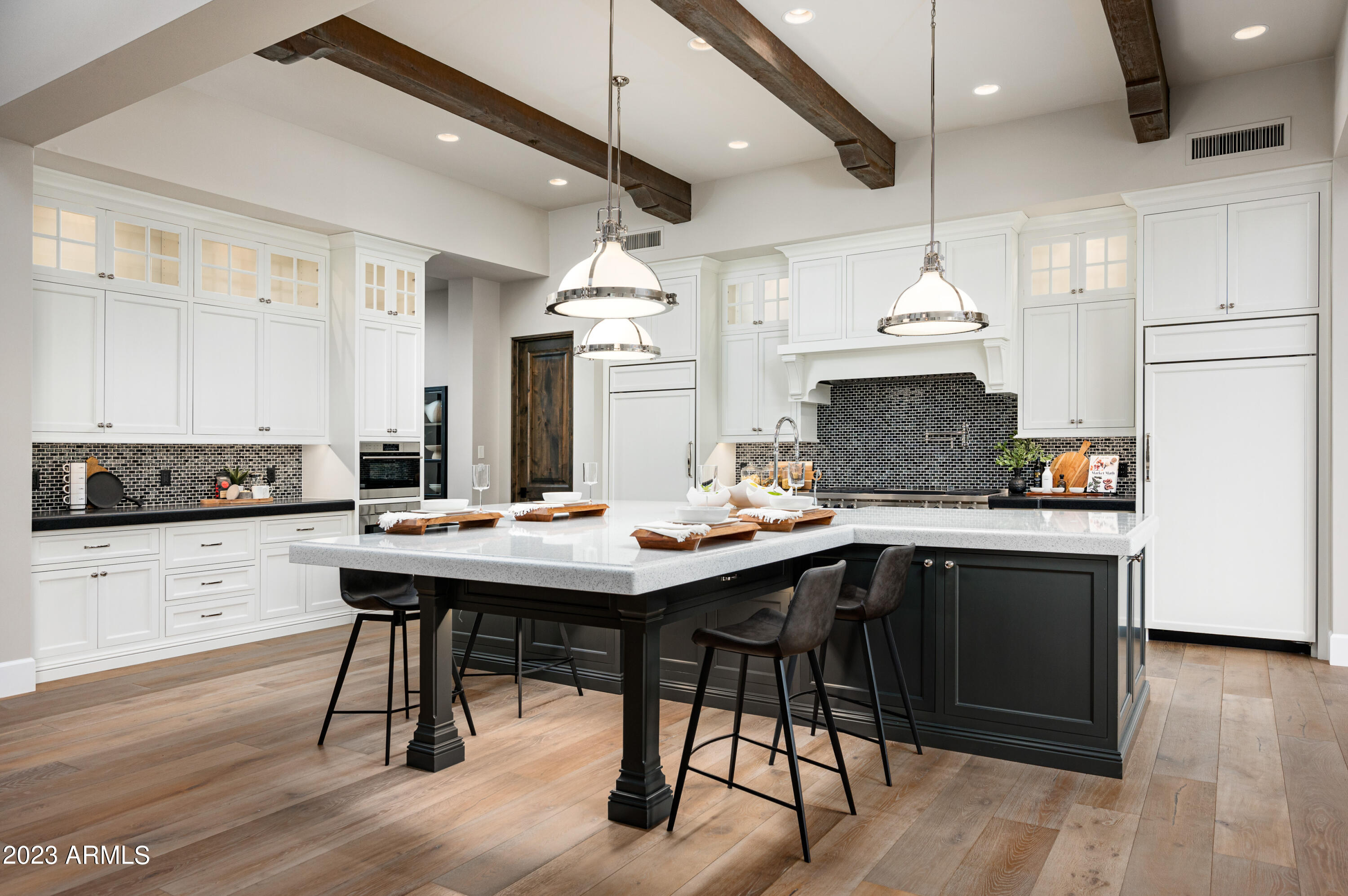 SIERRA HILLS - Residential