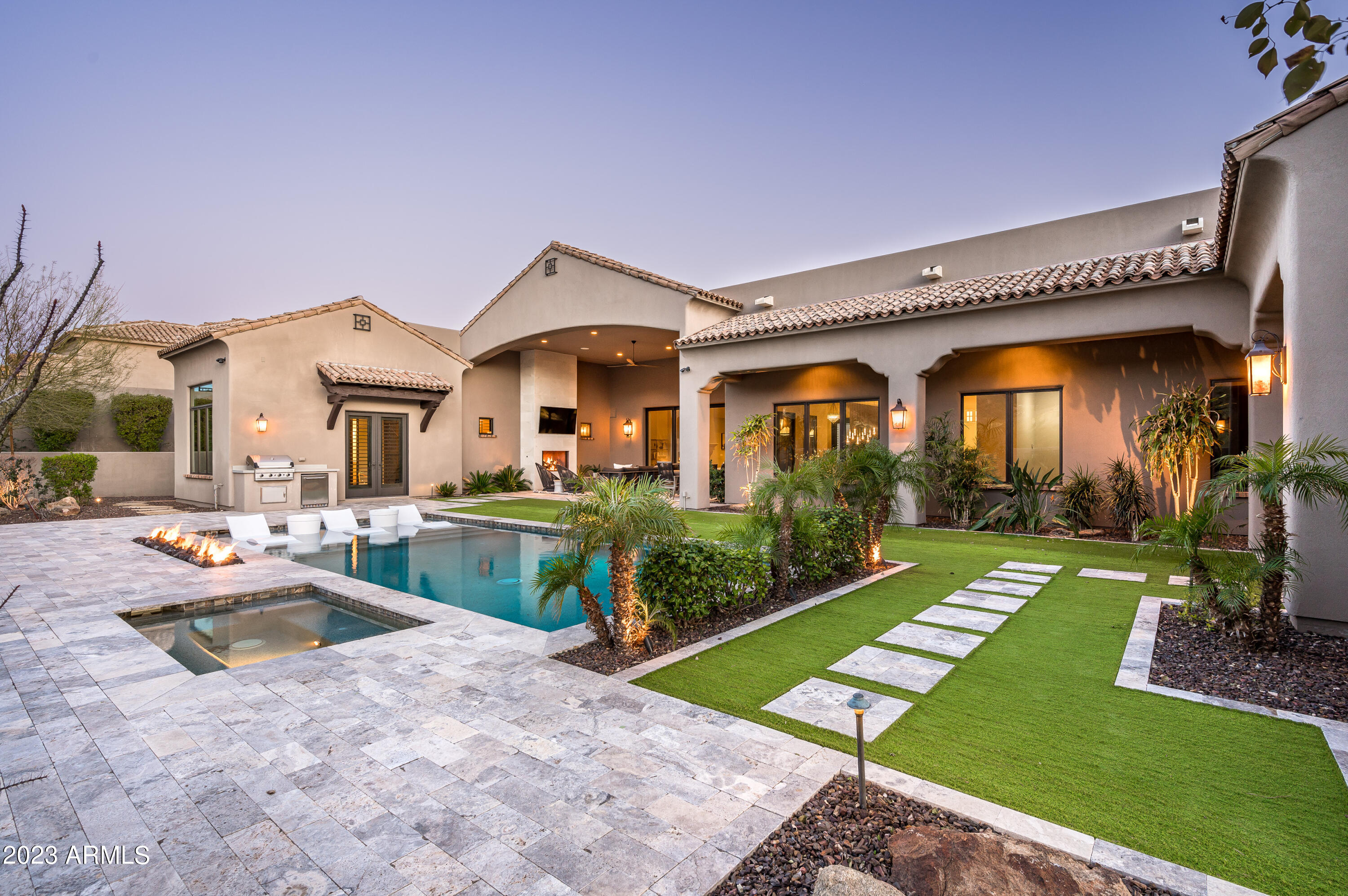 SIERRA HILLS - Residential