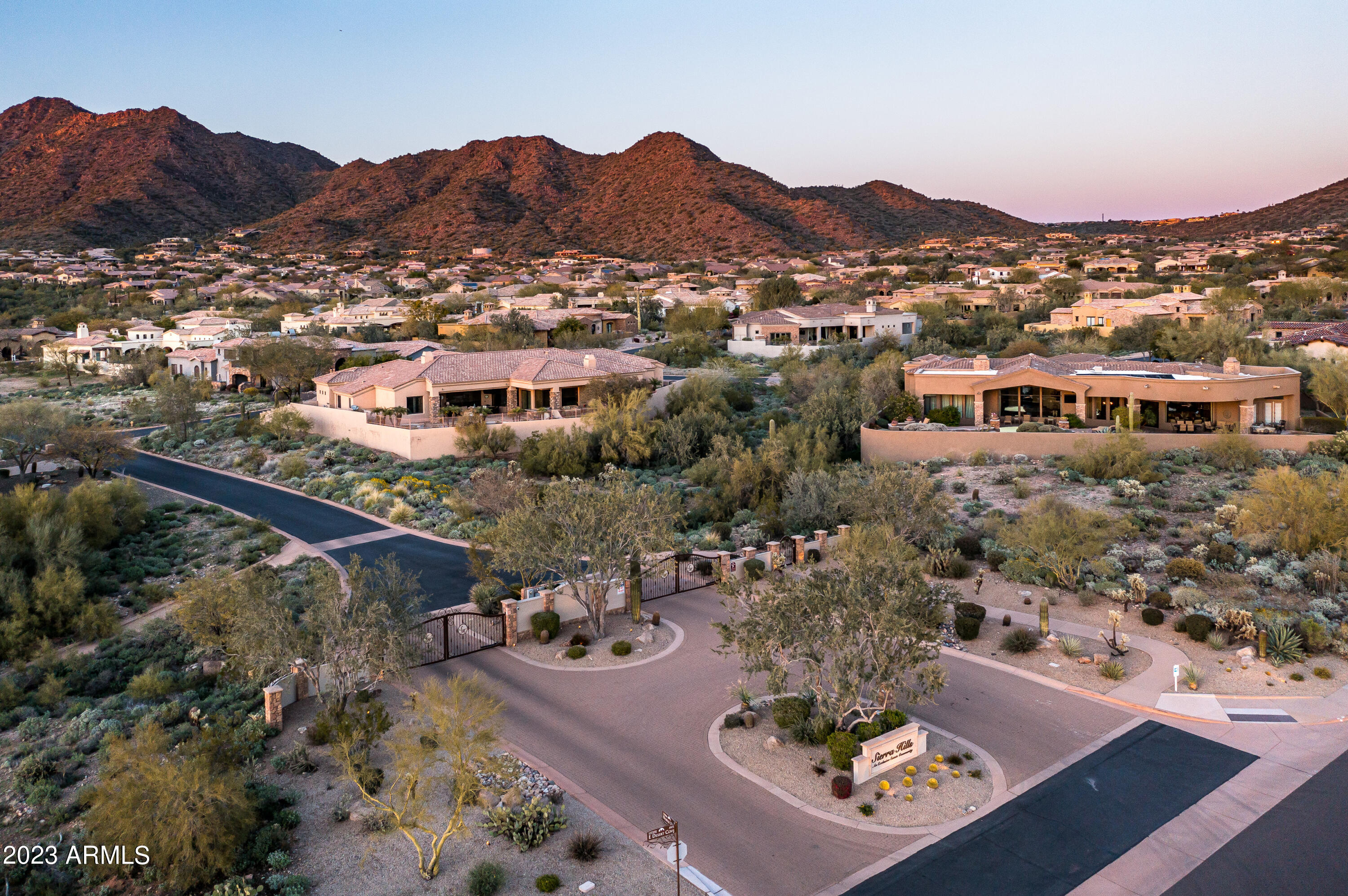 SIERRA HILLS - Residential