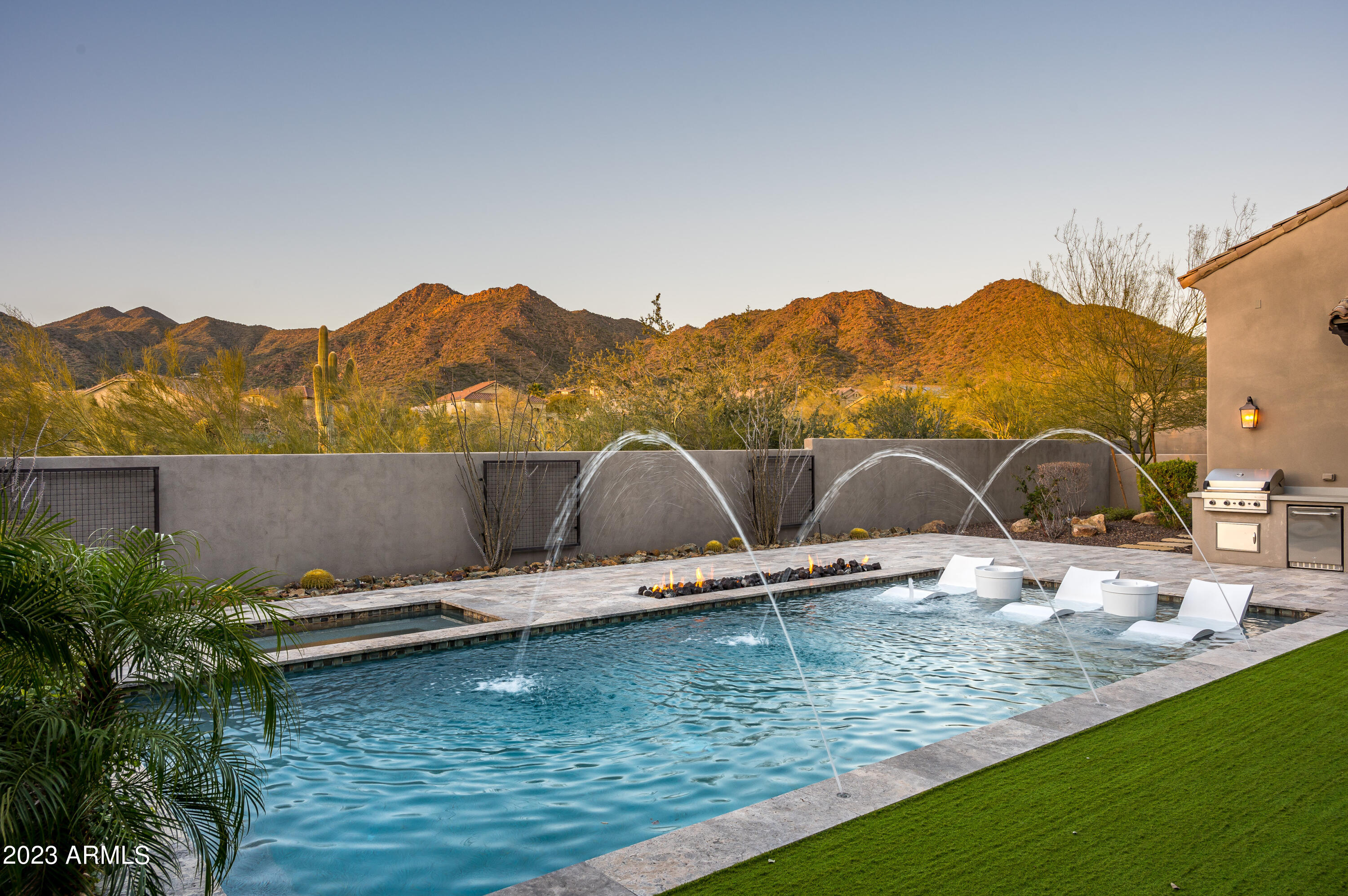 SIERRA HILLS - Residential