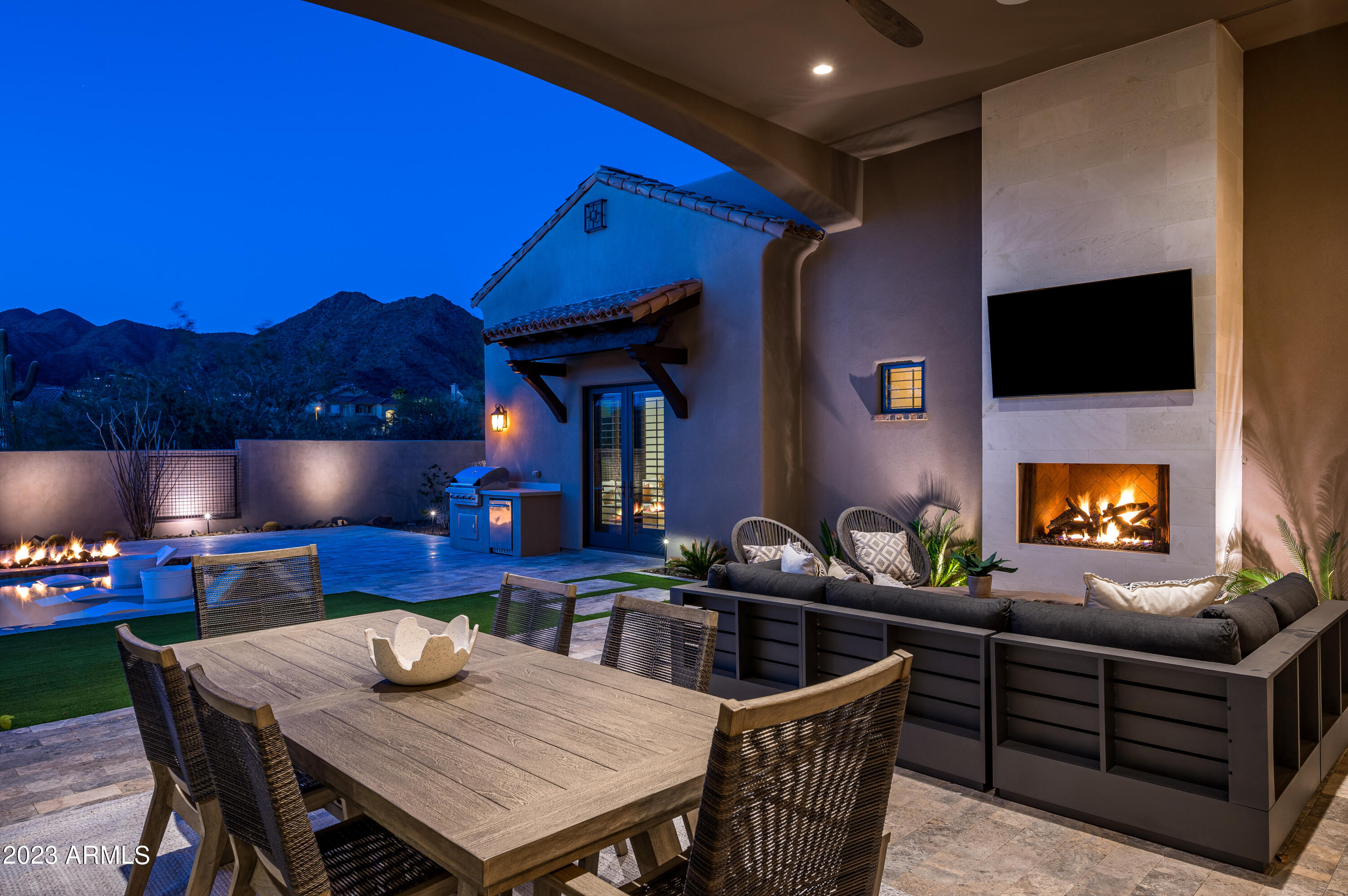 SIERRA HILLS - Residential