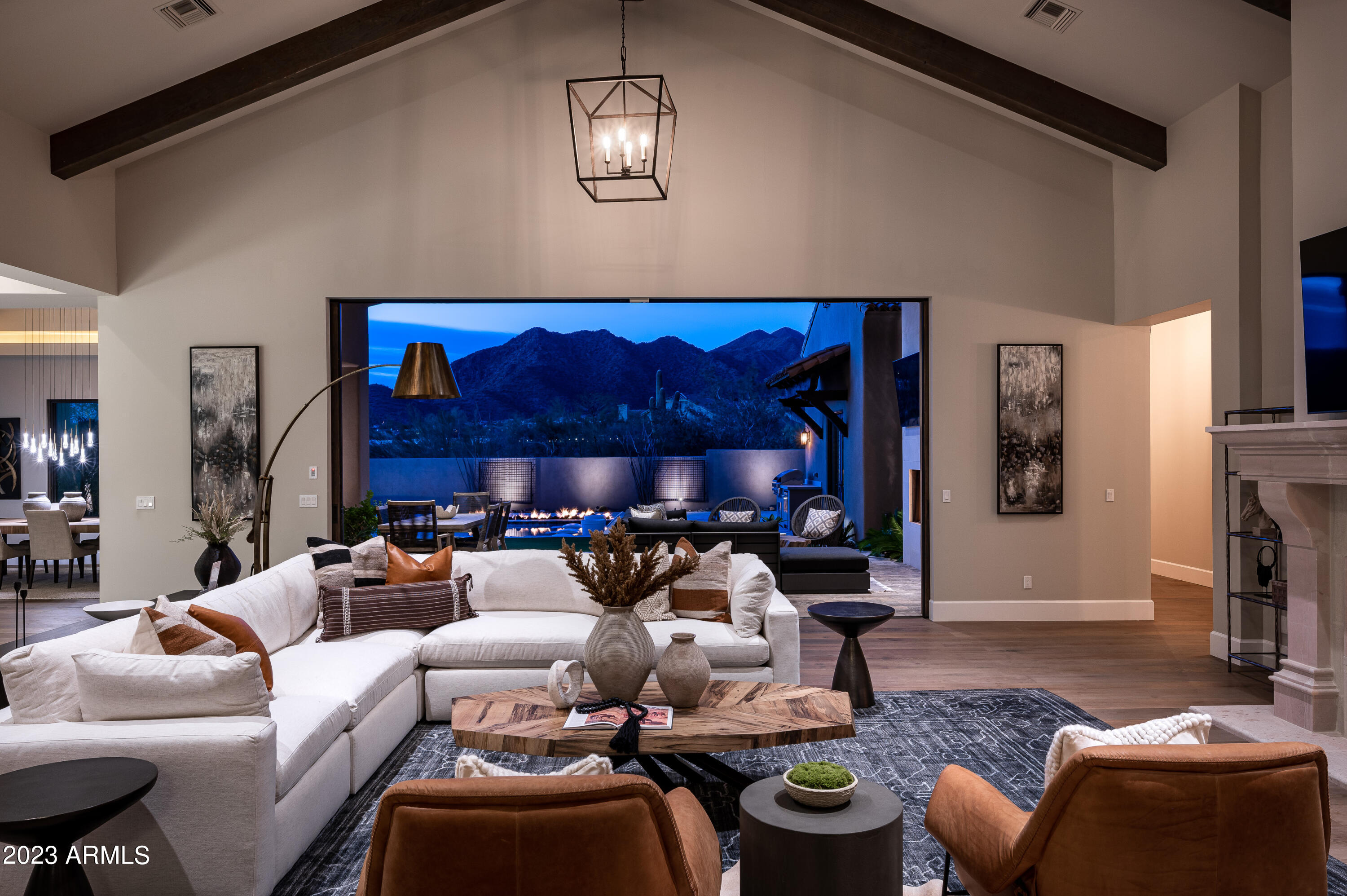 SIERRA HILLS - Residential