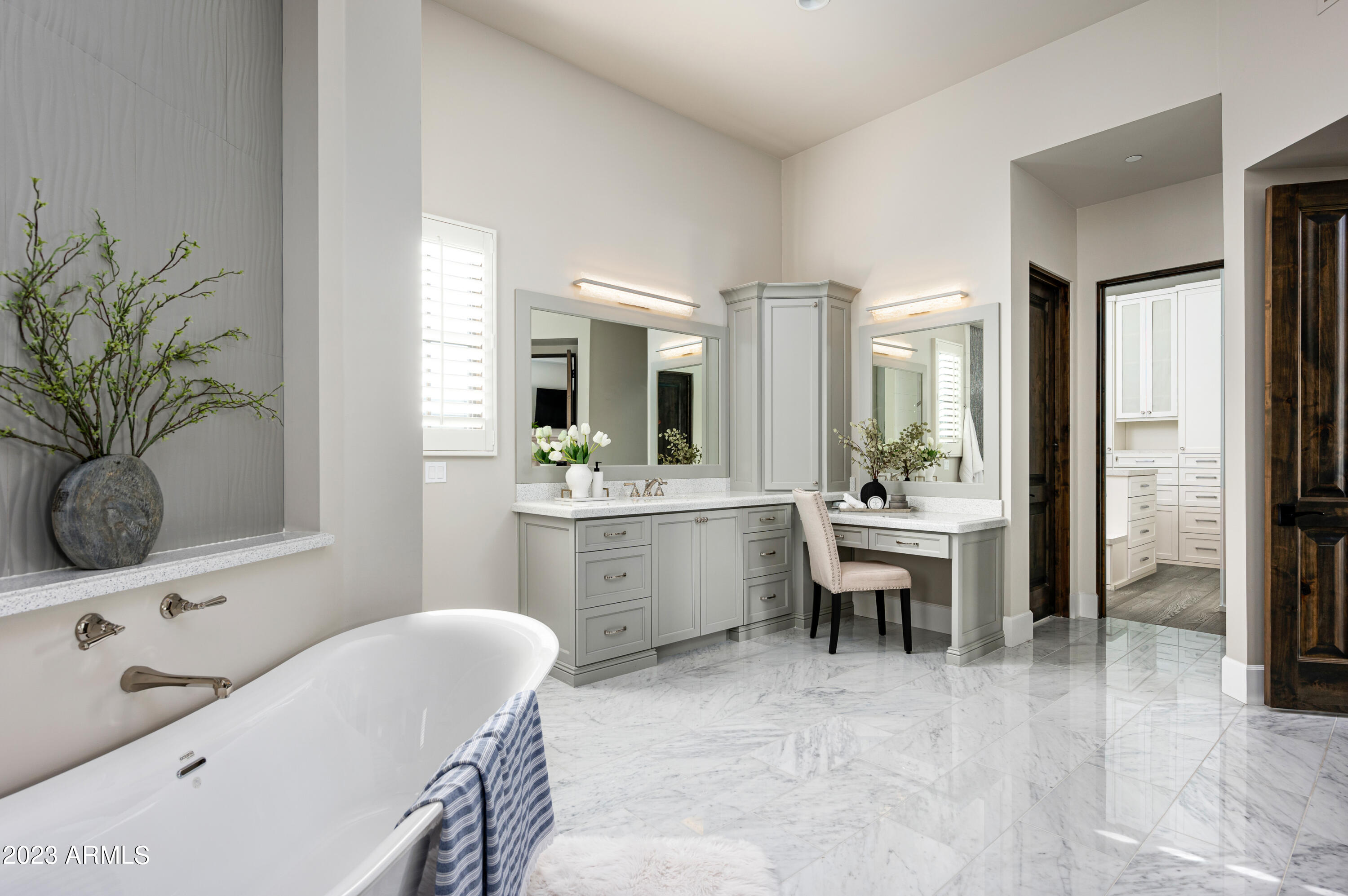 SIERRA HILLS - Residential