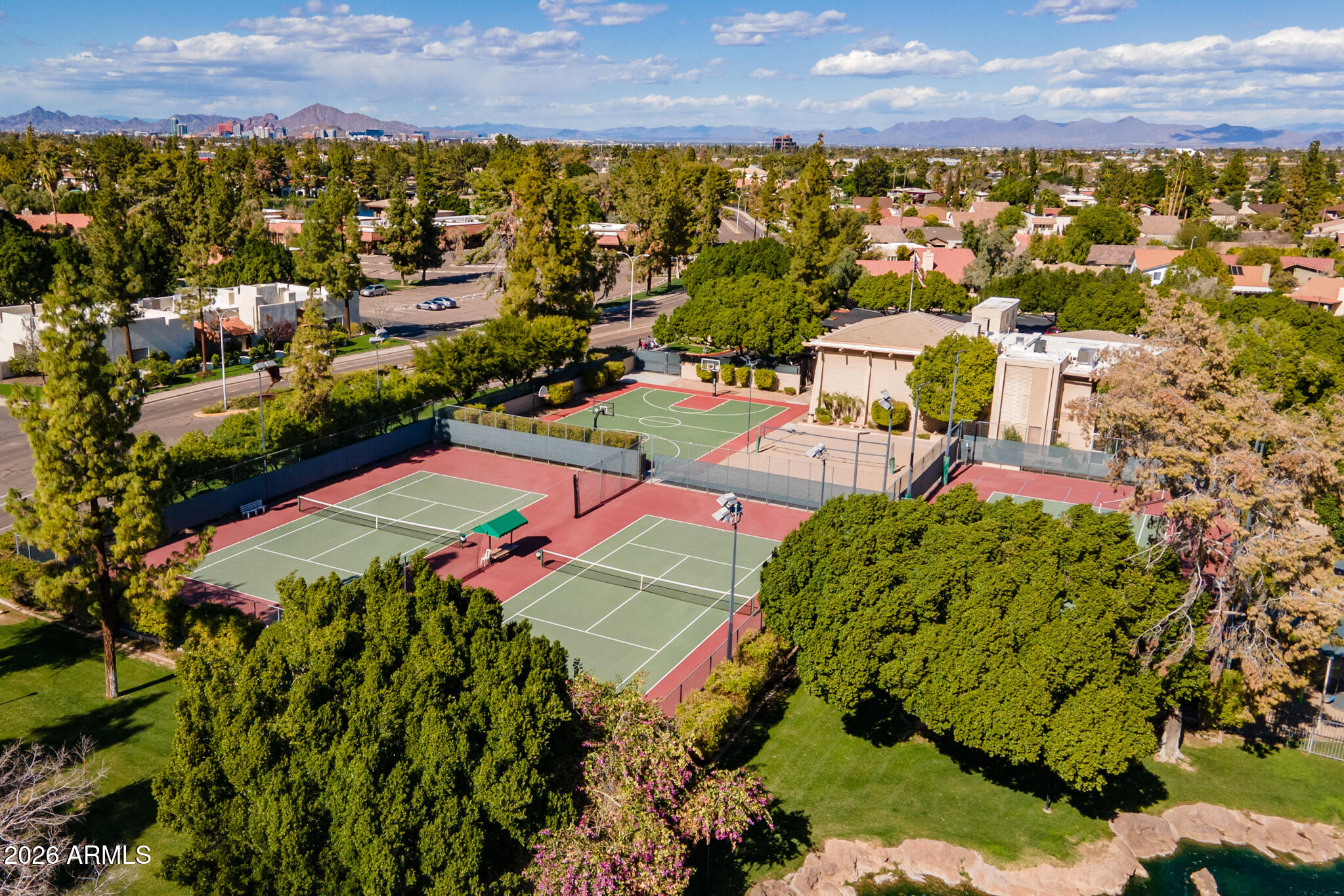LAKES TRACT G-4 CONDOMINIUM UNITS A1-4 THROUGH Q1- - Residential