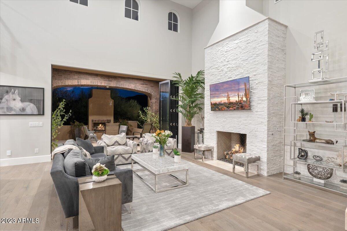 DESERT MOUNTAIN - Residential