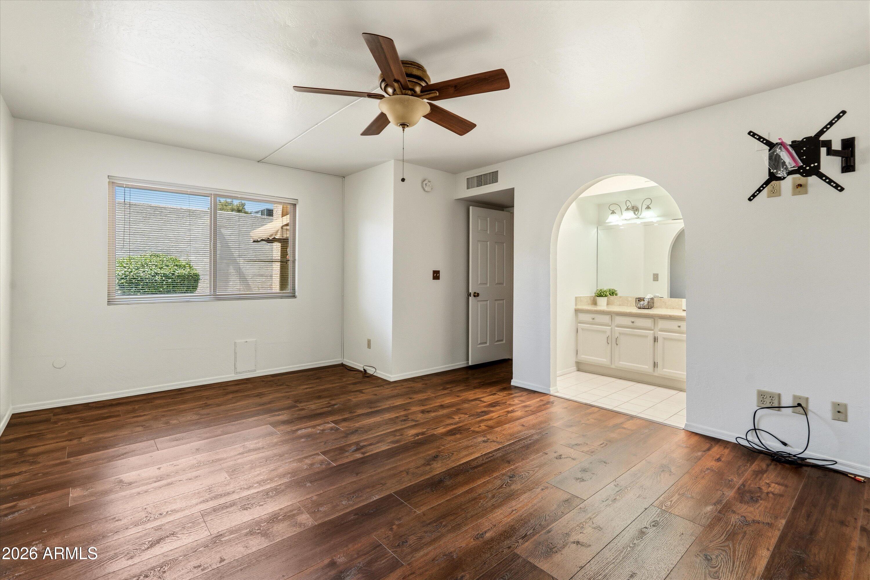 SILVERGATE 3 UNIT 1 - Residential