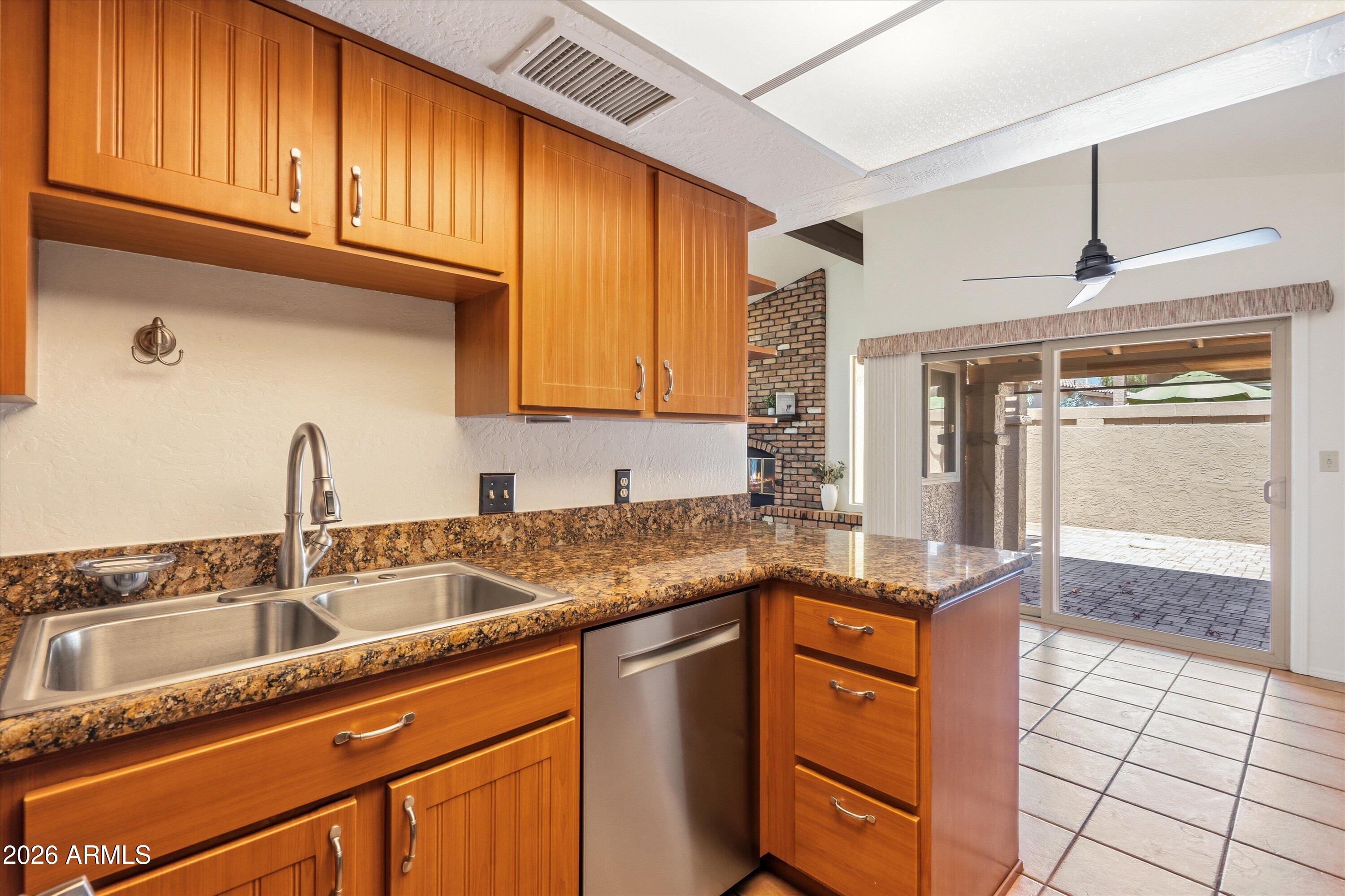 SILVERGATE 3 UNIT 1 - Residential