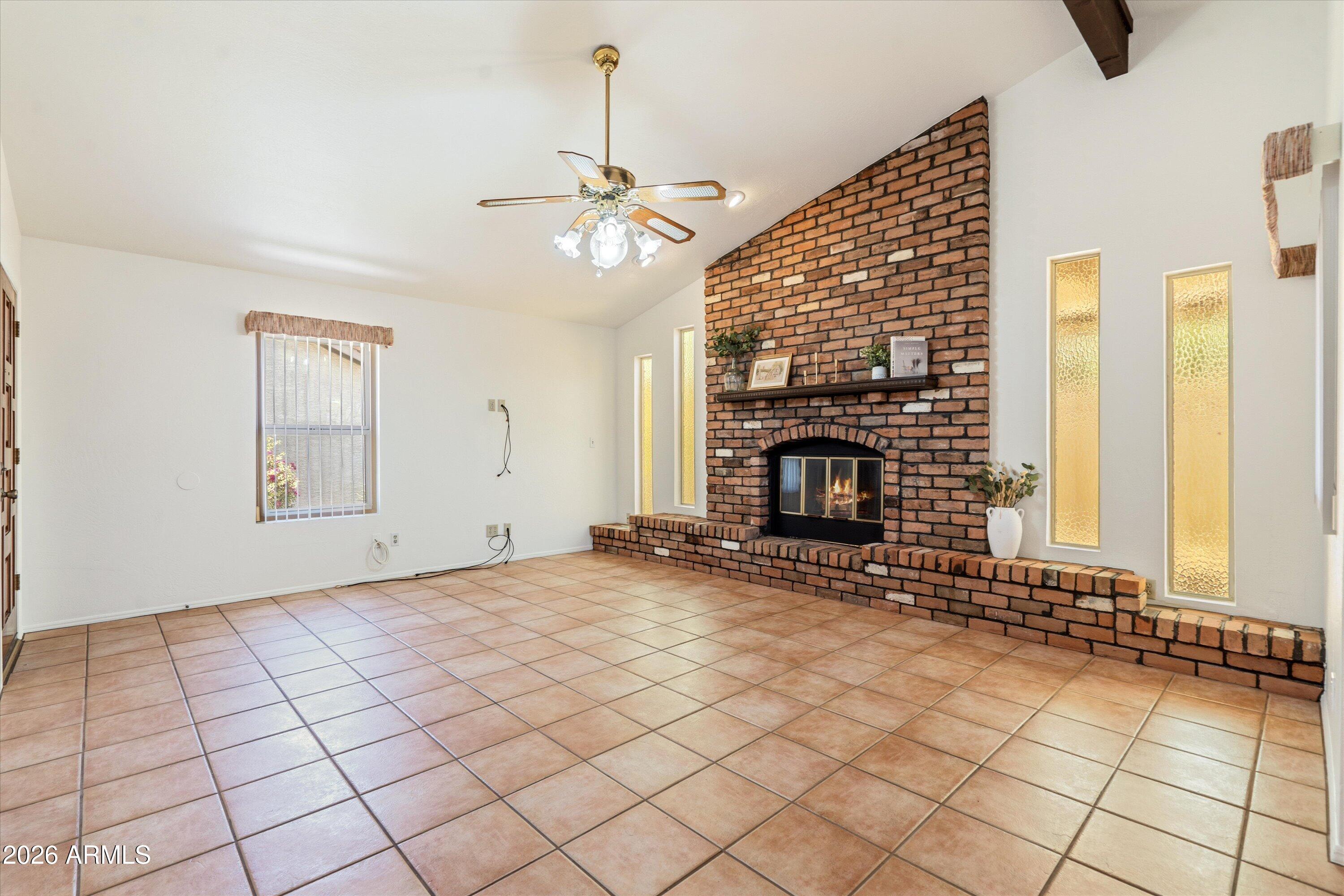 SILVERGATE 3 UNIT 1 - Residential