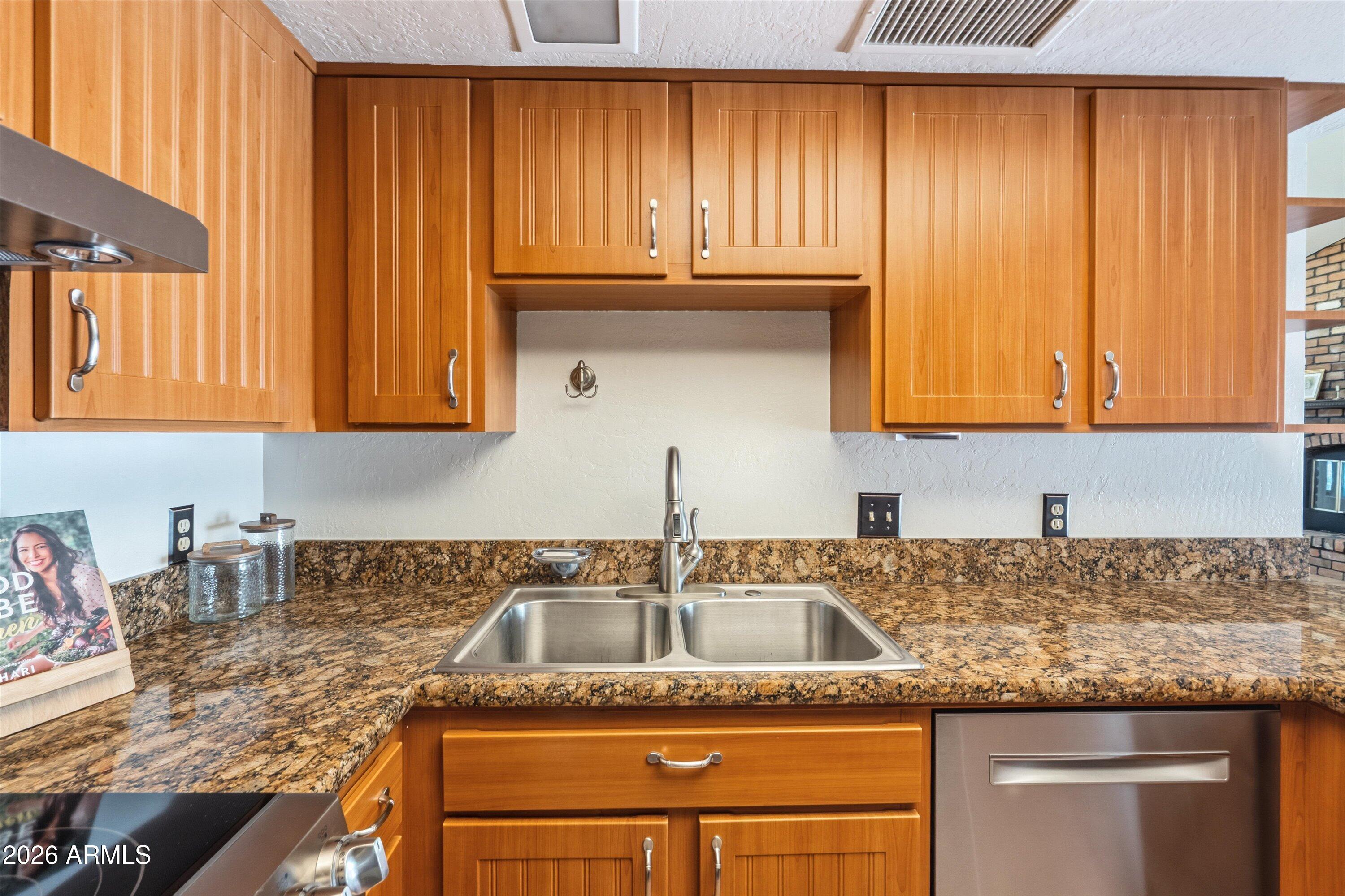 SILVERGATE 3 UNIT 1 - Residential
