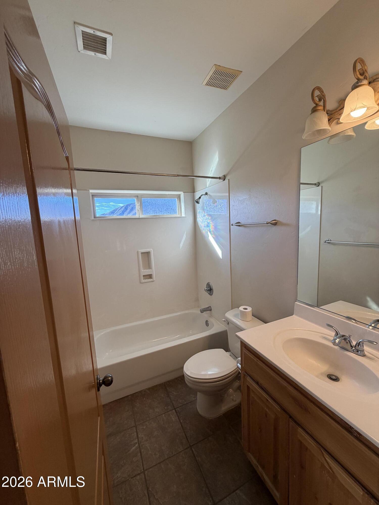 FAIRFIELD ESTATES - Residential Lease