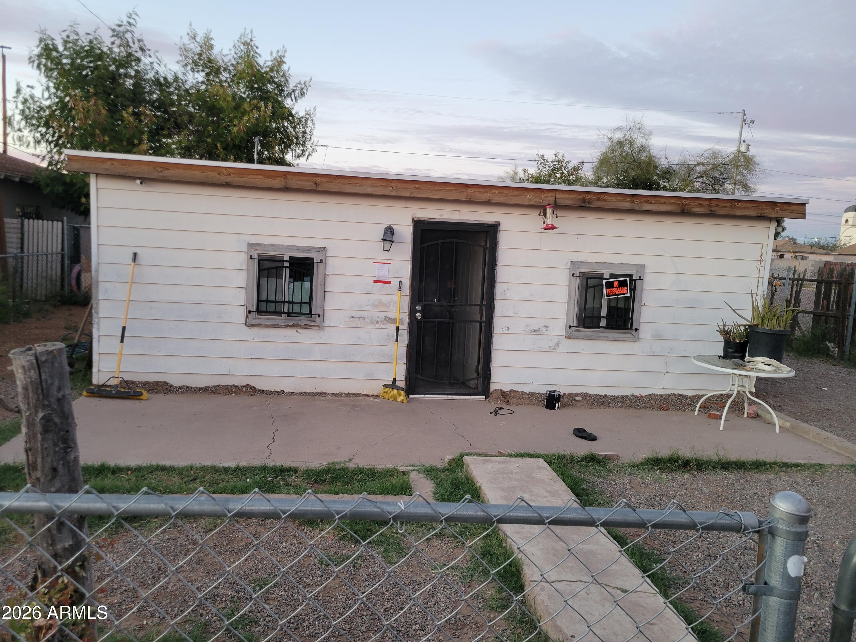 LAS CASITAS PLACE - Residential