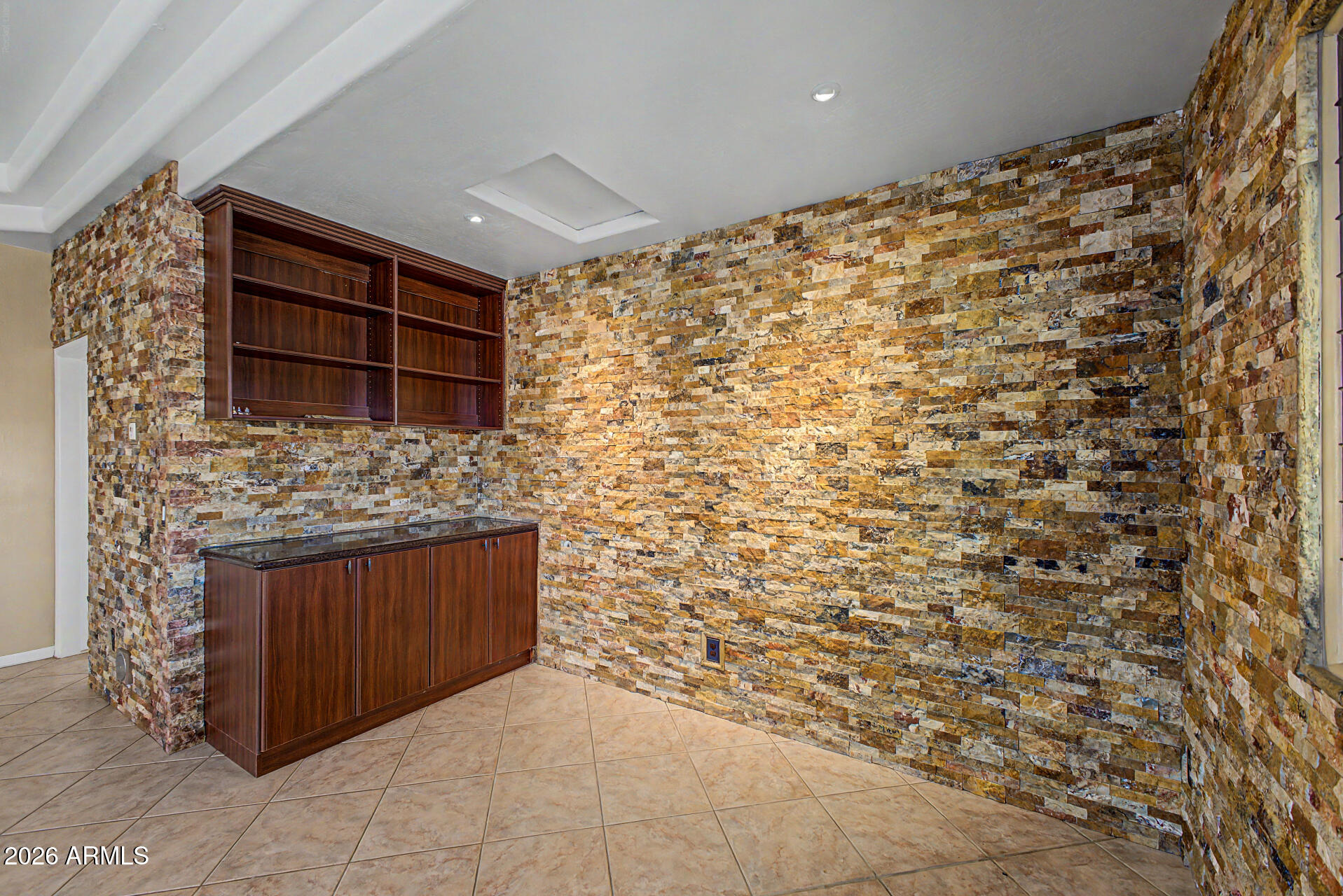 J J RANCH - Residential