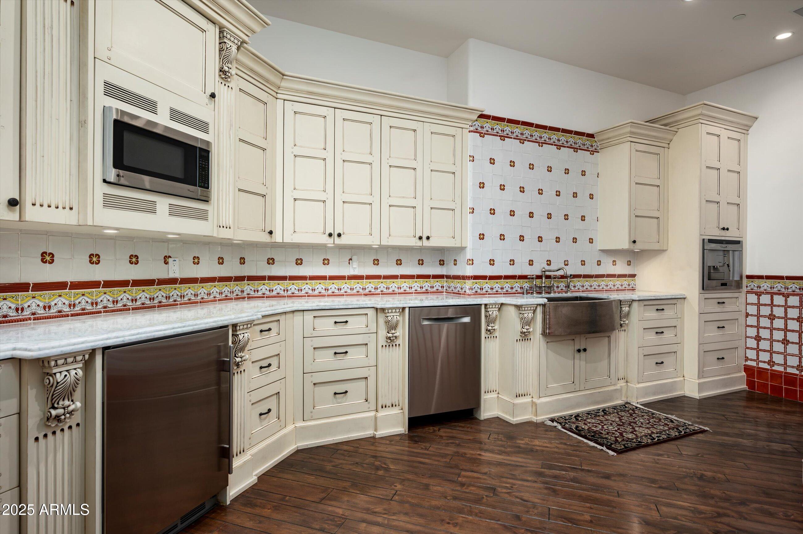 PARADISE HOME ESTATES - Residential